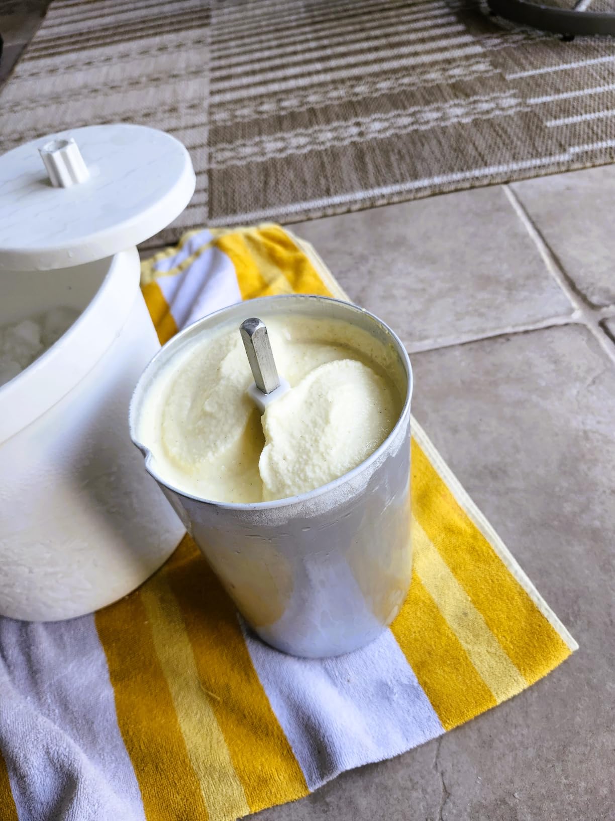 Hamilton Beach Automatic Electric Ice Cream Maker & Frozen Yogurt Machine | 4 Quart | Makes A Variety Of Treats Including Sorbet, Sherbet, Gelato, Custard | Simple & Customizable | White | 68330N customer photo 1