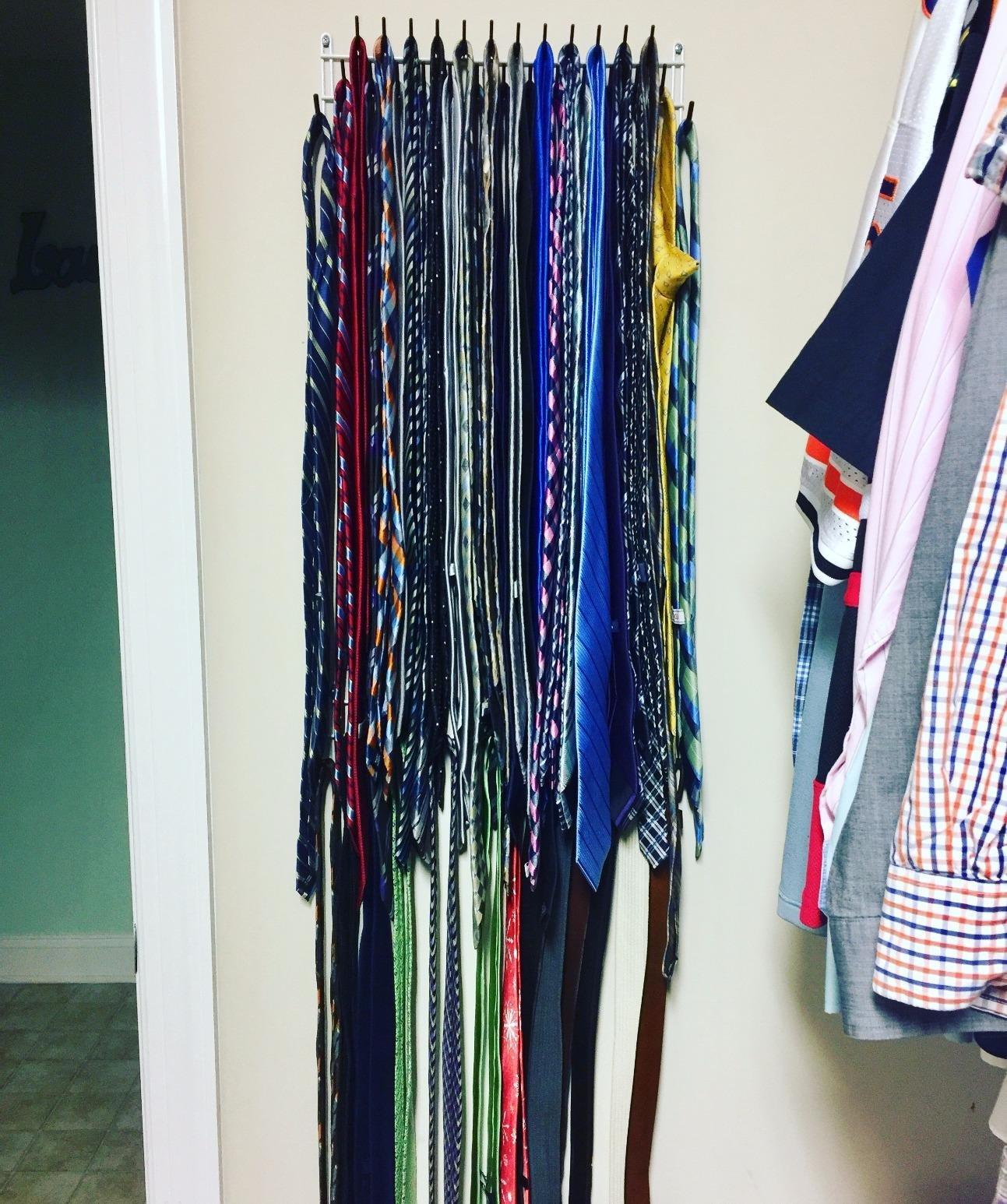 ClosetMaid 27-Hook Tie & Belt Rack, 2.38