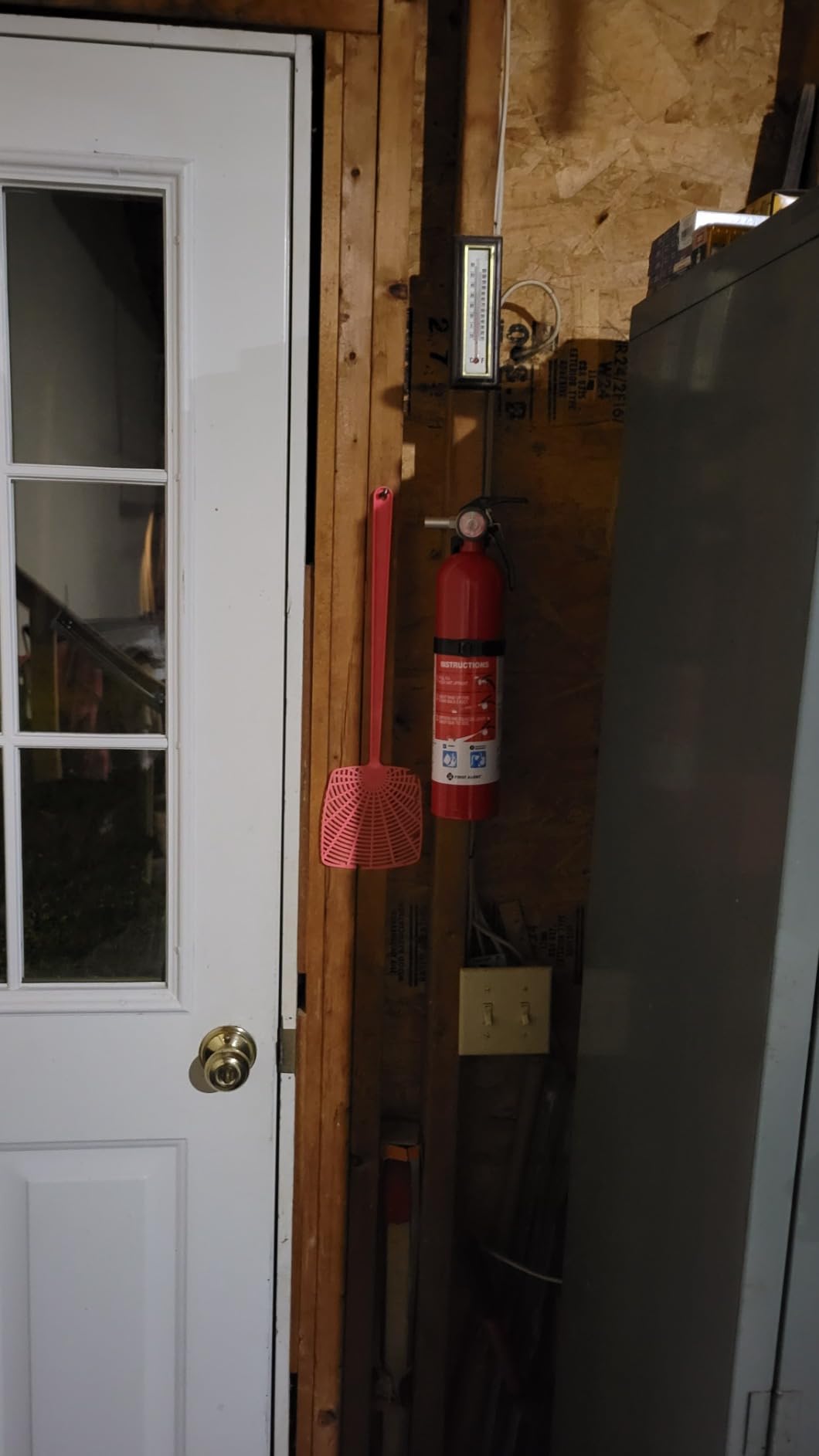 First Alert Fire Extinguisher, Standard Garage Use | GARAGE10 UL RATED 10-B:C, Red 1-Pack customer photo 2