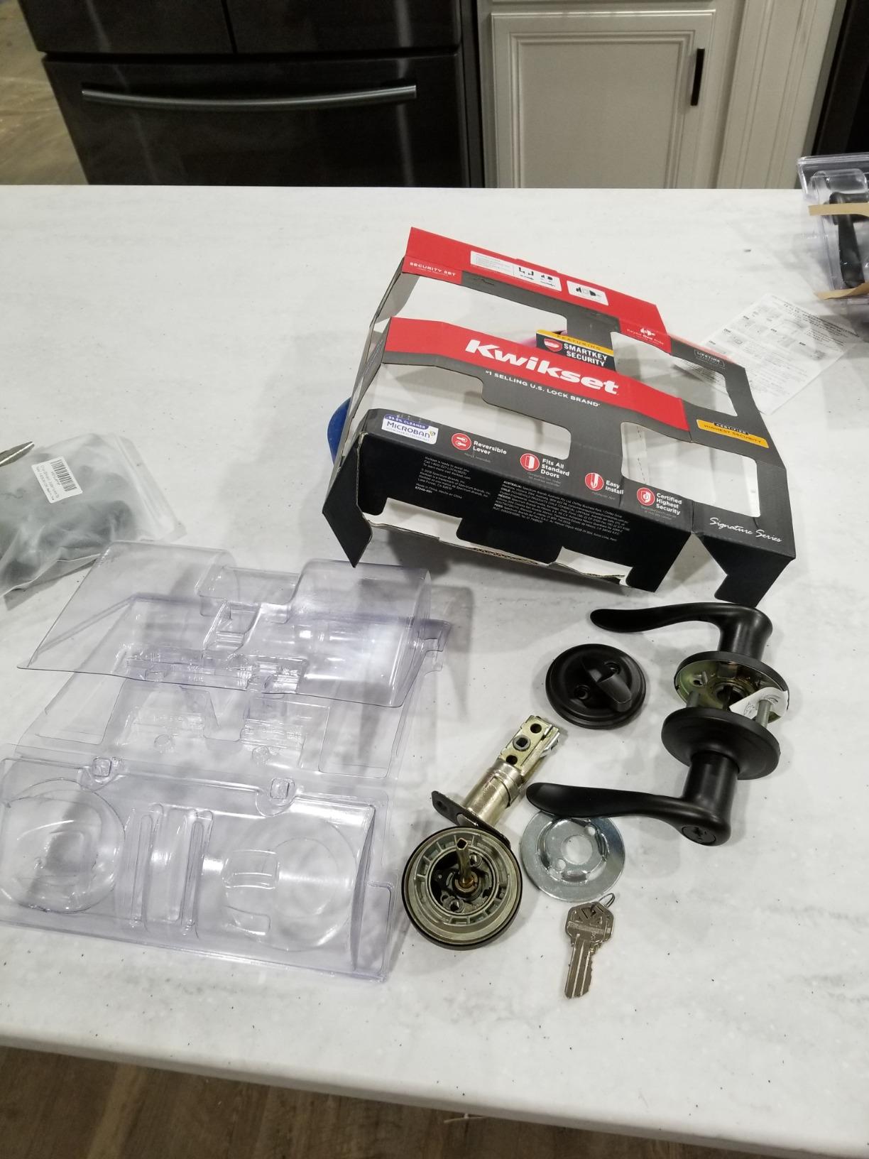 Kwikset 991 Tustin Entry Lever and Single Cylinder Deadbolt Combo Pack, Venetian Bronze, SmartKey customer photo 2