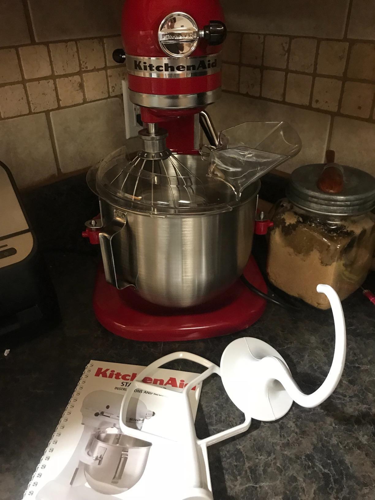 KitchenAid KSM500PSOB Pro 500 Series 10-Speed 5-Quart Stand Mixer, Onyx Black customer photo 2