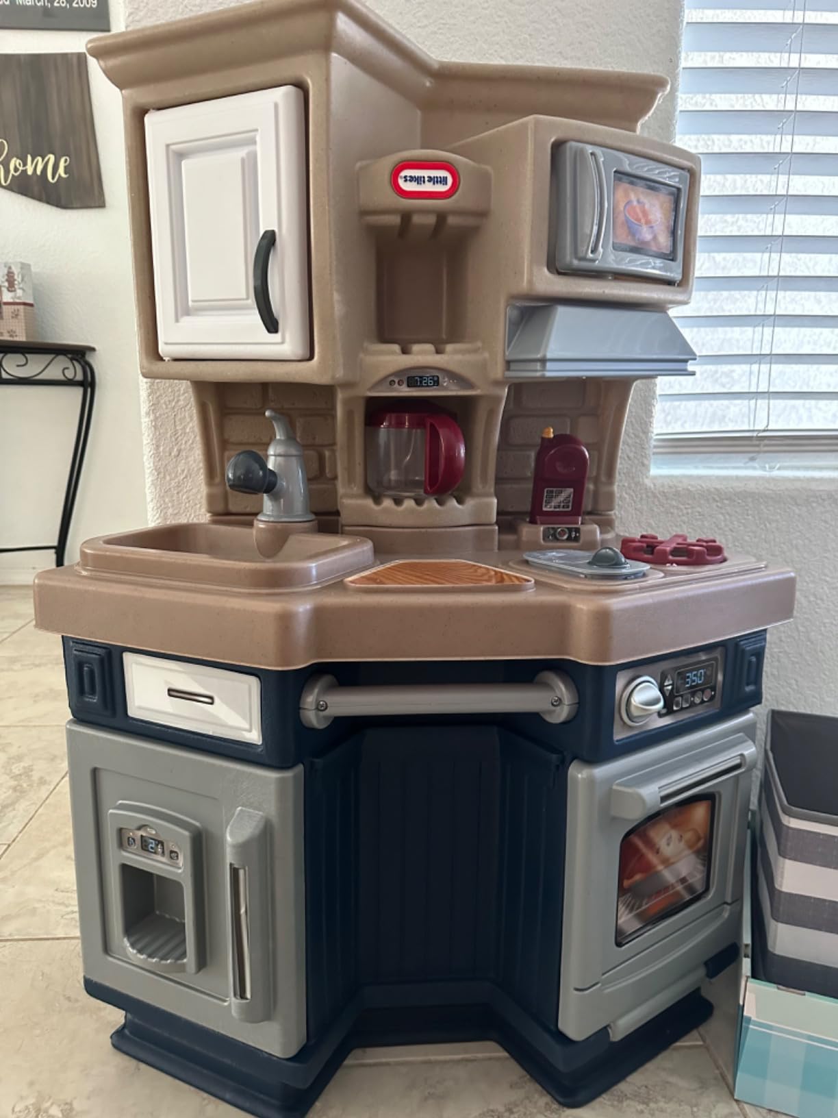 Little Tikes Super Chef Kitchen Blue & Cream customer photo 1