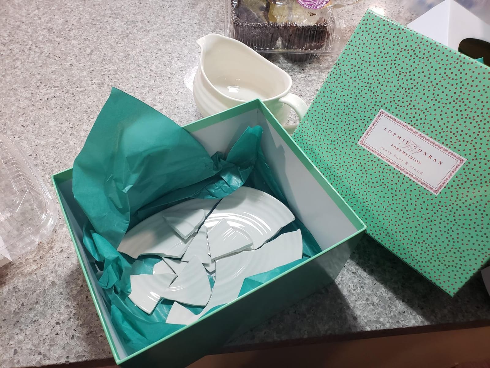 Portmeirion Sophie Conran Gravy Boat and Stand - White, Set of 2 customer photo 1