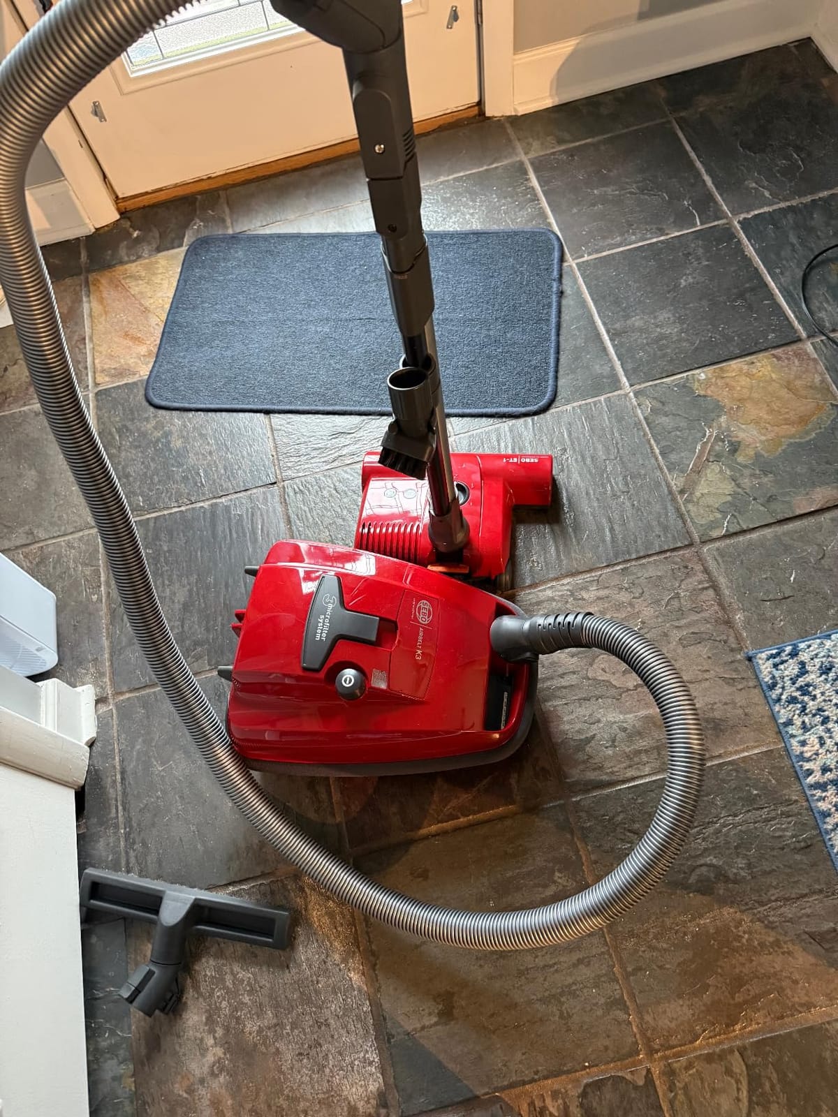 SEBO 9687AM AIRBELT K3 Premium Canister Vacuum with 7-Year Motor Warranty | Powerful ET-1 Powerhead for Pets and Carpeting + Parquet Brush, 37-Foot Operating Radius, Made in Germany customer photo 1