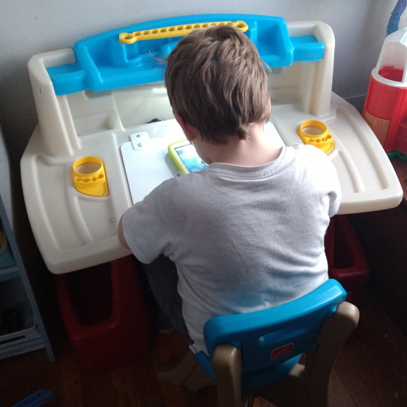 Step2 Deluxe Art Master Desk, Kids Activity Table & Chair, Arts & Crafts Desk, Made of Durable Plastic, For Toddlers 3+ Years Old customer photo 2