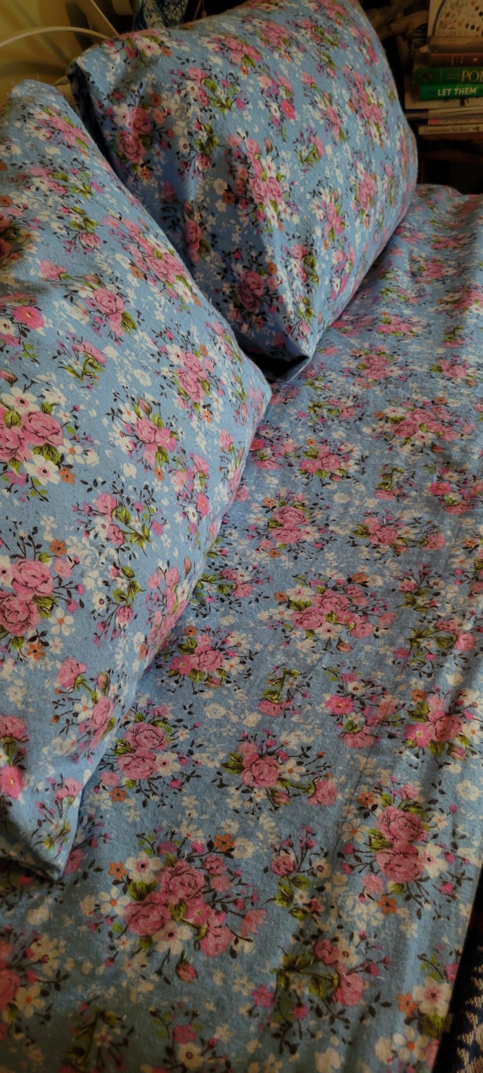 Pointehaven Heavy Weight Flannel Sheet Set, Queen, Snow Flakes - Warm & Cozy - 100% Cotton Flannel Pre-Shrunk -170 GSM -Deep Pockets -Easy Fit Elastic All Around-Comfy Double Brushed customer photo 1