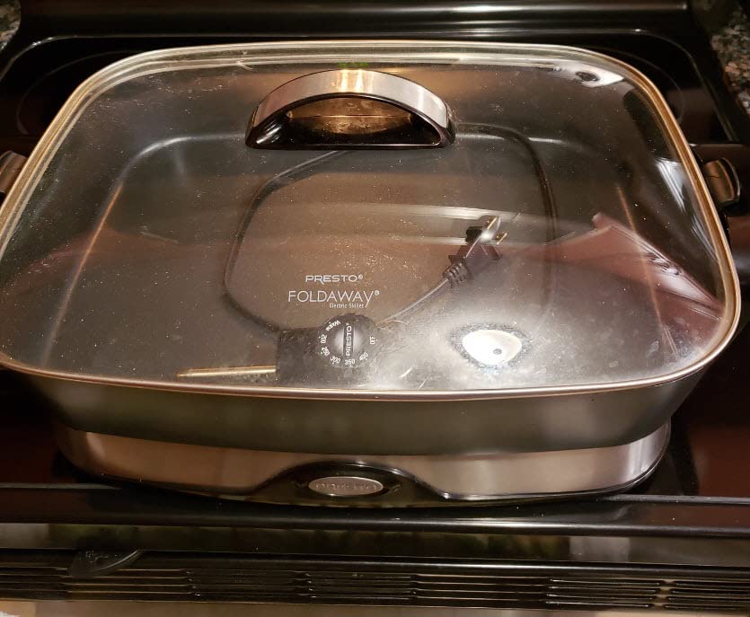 Presto 06857 16-Inch Electric Foldaway Skillet customer photo 2