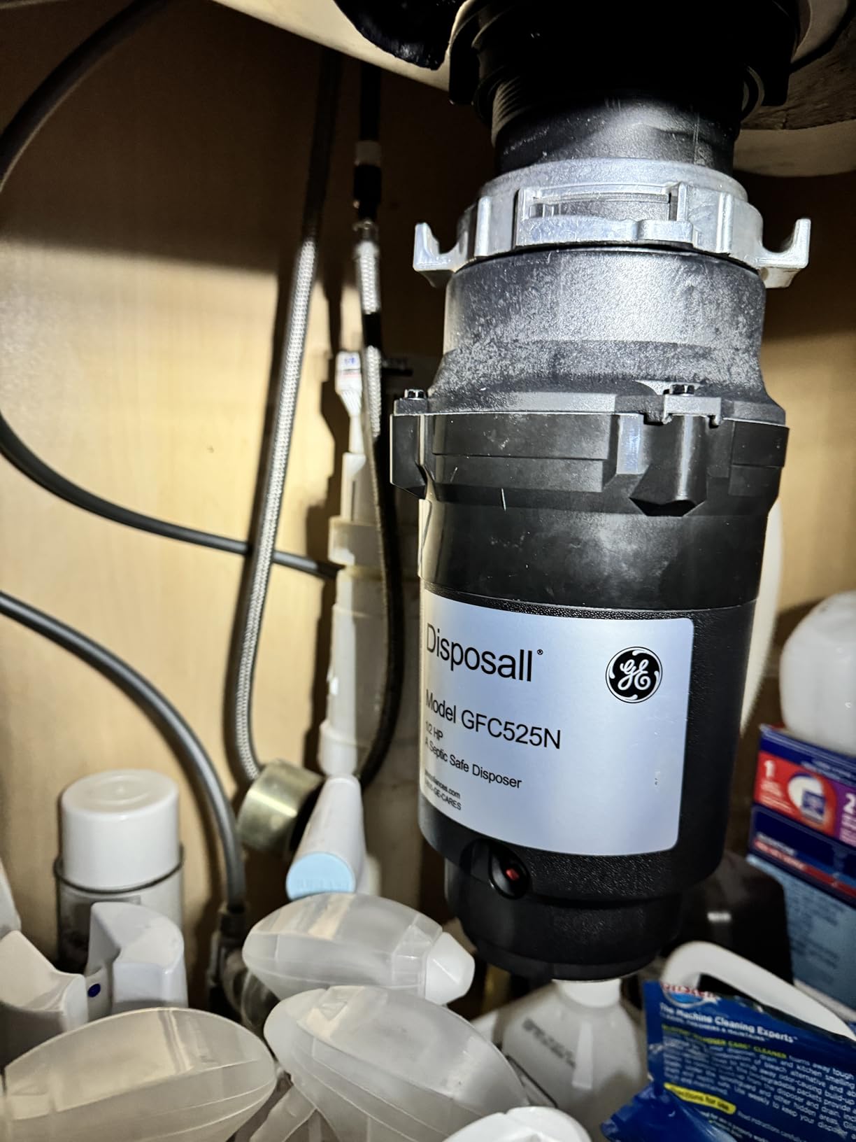 GE Disposall Continuous Feed 1/2 Horsepower Motor Garbage Disposer, Good for Grinding: Cooked Meat, Beans, & Seeds, Easy Install Kit and Power Cord Included, Recommended for 2-4 Person Homes, GFC525N customer photo 1