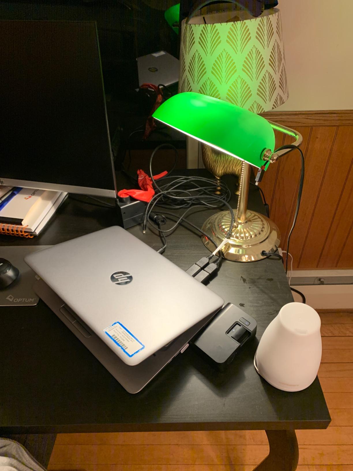 LIGHTACCENTS Traditional Banker's Desk Lamp with Green Glass Shade and Brass Base - Classic Desk Lamp with Pull Chain, Office Lighting, Vintage Style Reading Light customer photo 2