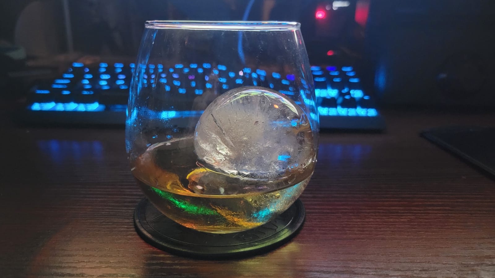 Tovolo Craft Ice Sphere Molds for Whiskey & Cocktails, Set of 2, Large customer photo 1