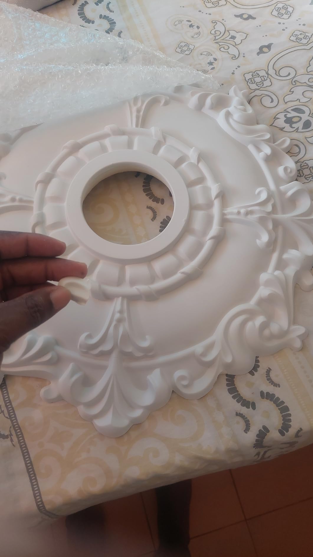 Ekena Millwork CM18RL 18-Inch OD x 3 1/2-Inch ID x 1 1/2-Inch Riley Ceiling Medallion customer photo 2
