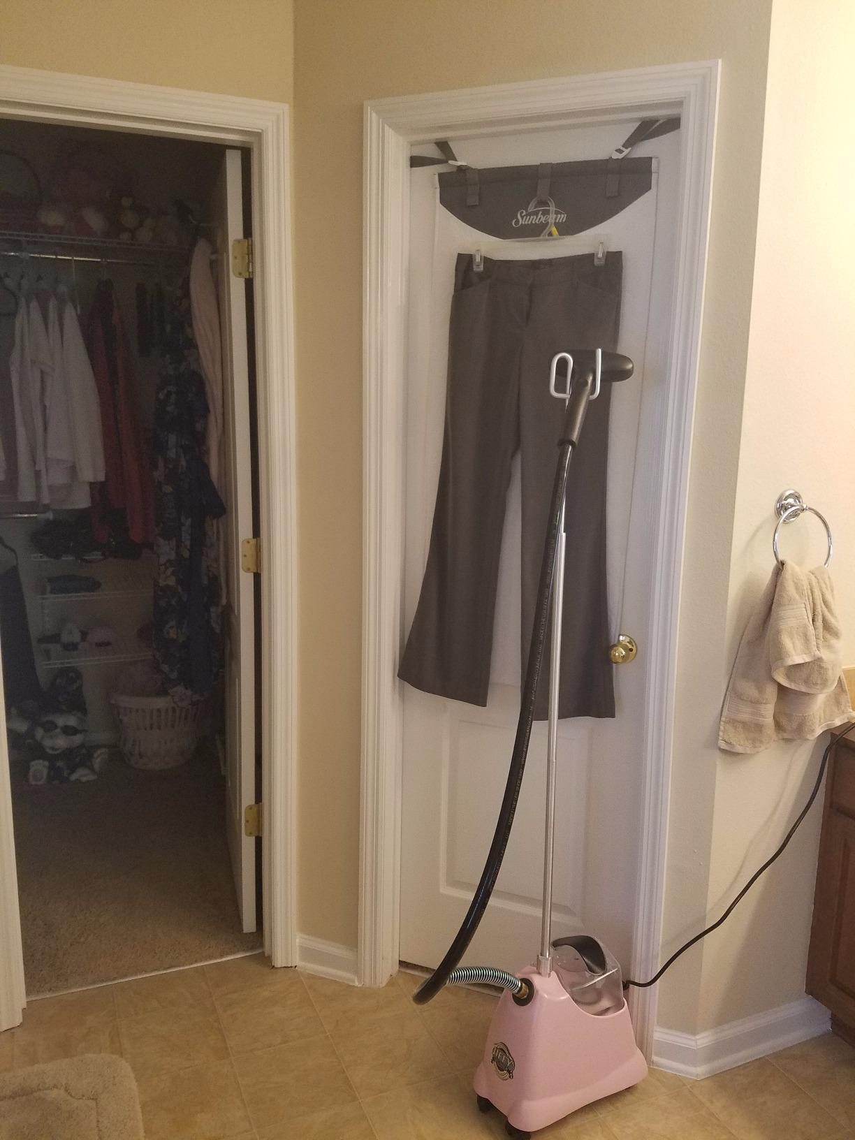 J-2000 Jiffy Garment Steamer with Plastic Steam Head (Pink Series), 120 Volt customer photo 1