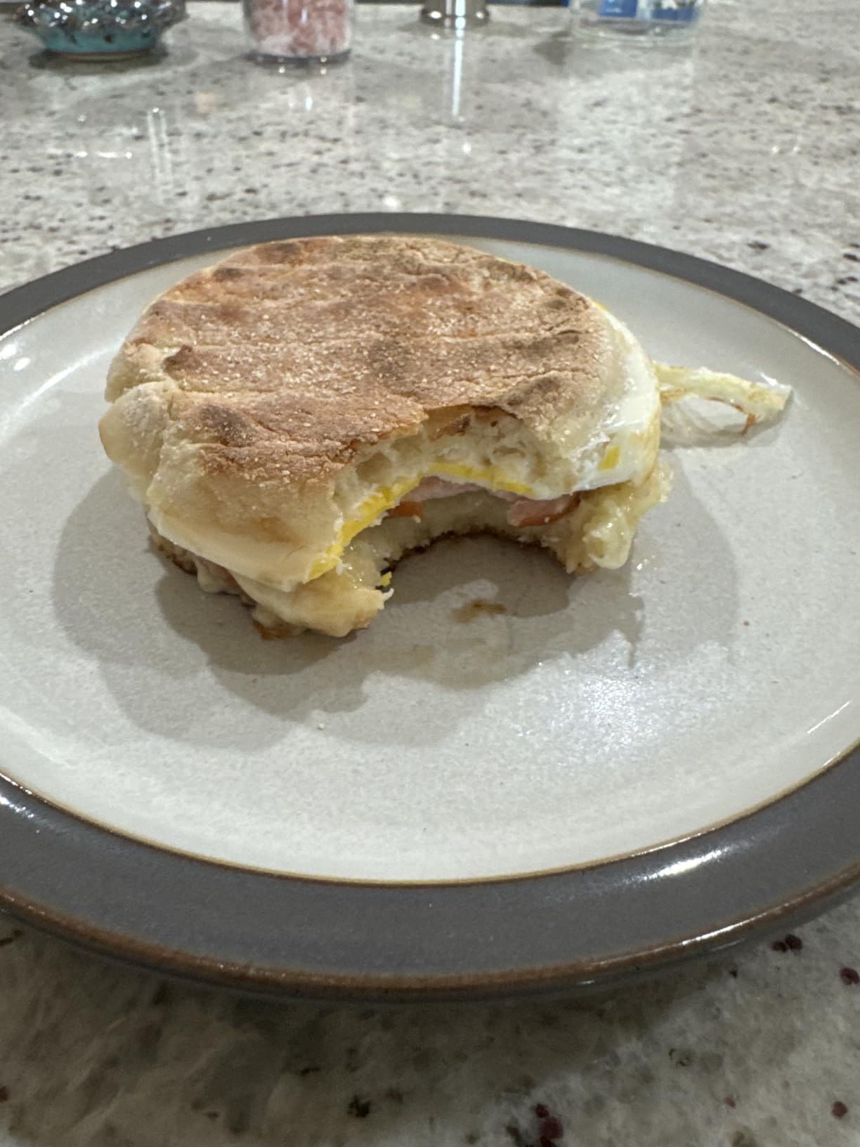 Hamilton Beach Breakfast Sandwich Maker with Egg Cooker Ring | Perfect for English Muffins, Croissants, Mini Waffles | Customizable & Fast | PFAS-Free | Silver | 25475MN customer photo 1