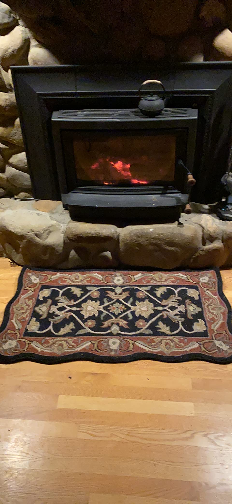 Plow and Hearth Hand-Tufted Fire Resistant Scalloped Wool McLean Hearth Rug | Rectangle | Durable | High-Traffic | ¾ Pile | 25
