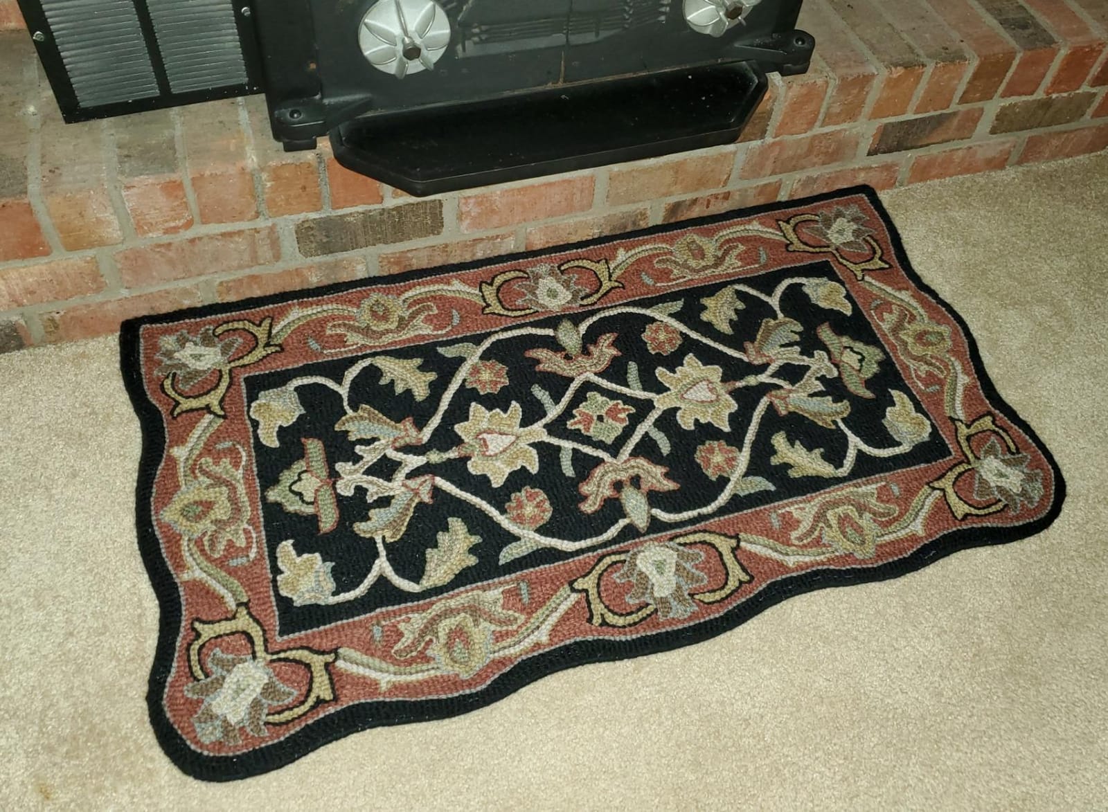Plow and Hearth Hand-Tufted Fire Resistant Scalloped Wool McLean Hearth Rug | Rectangle | Durable | High-Traffic | ¾ Pile | 25