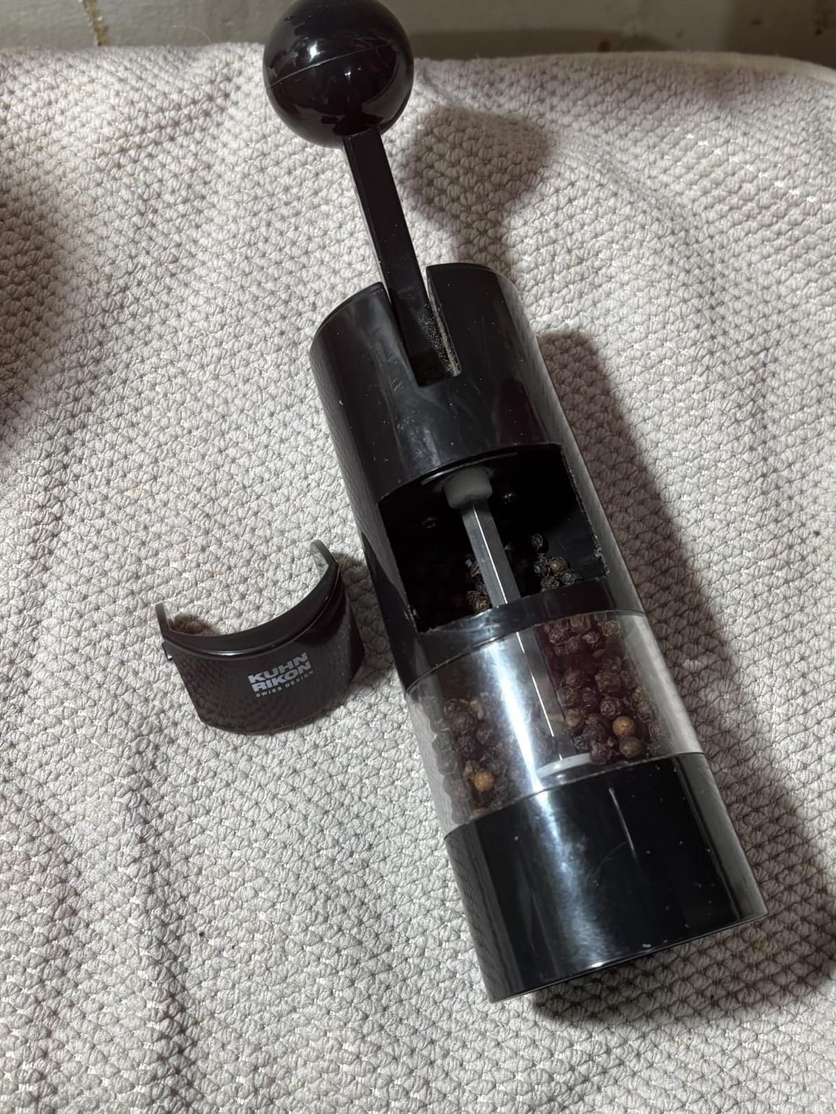 Kuhn Rikon Adjustable Ratchet Grinder with Ceramic Mechanism for Salt, Pepper and Spices, 8.5 x 2.25 inches, Black customer photo 2