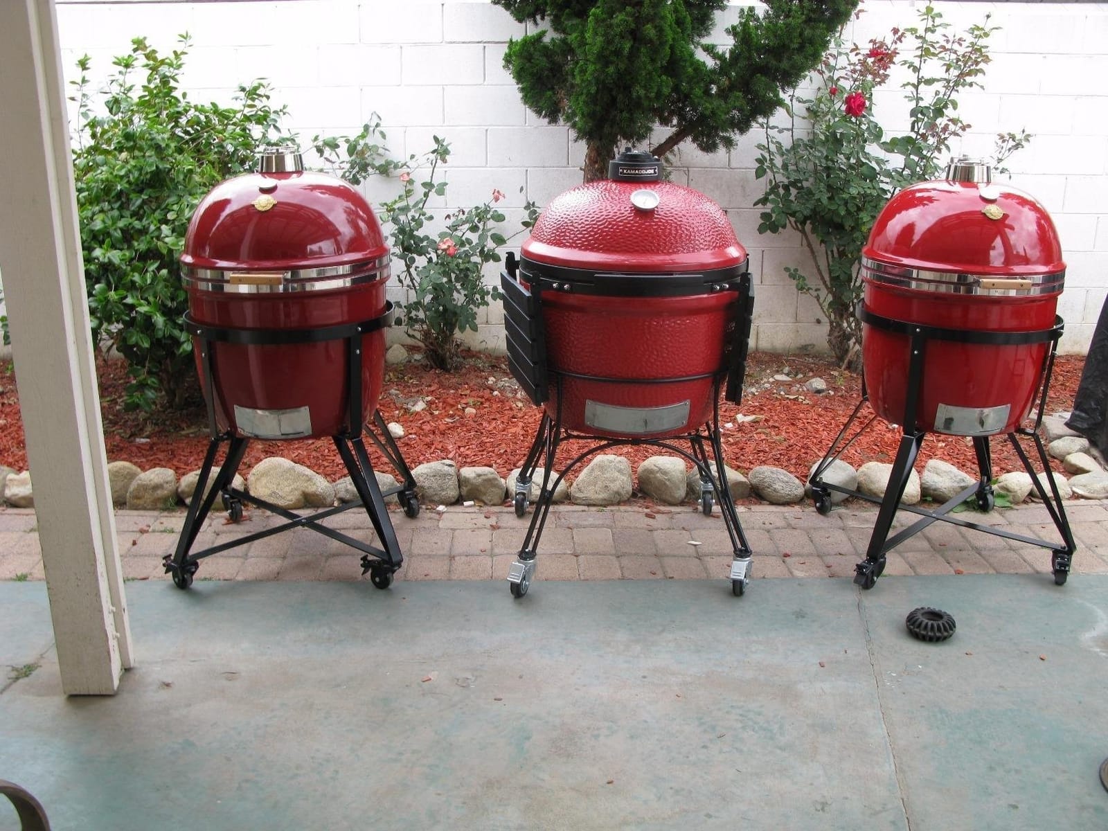 Kamado Joe Big Joe Series I 24-inch Ceramic Charcoal Grill and Smoker with Cart, Side Shelves, Stainless Steel Grates and 450 Cooking Square Inches in Red, Model BJ24Rh customer photo 2