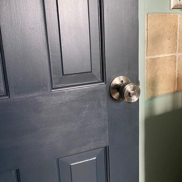 Schlage Bowery Bed/Bath Privacy Door Knob with Lock, Matte Black - Interior bedroom or bathroom door knob with push button lock, Easy to install, Certified durability, Universal fit customer photo 2
