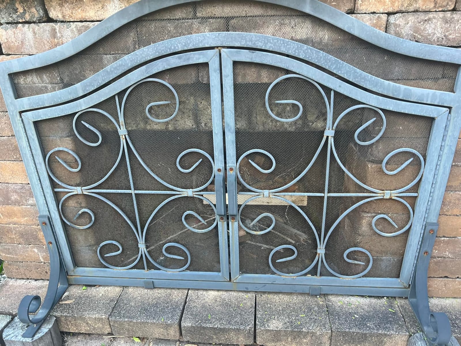 Amagabeli 3 Panel Fireplace Screen with Doors 48