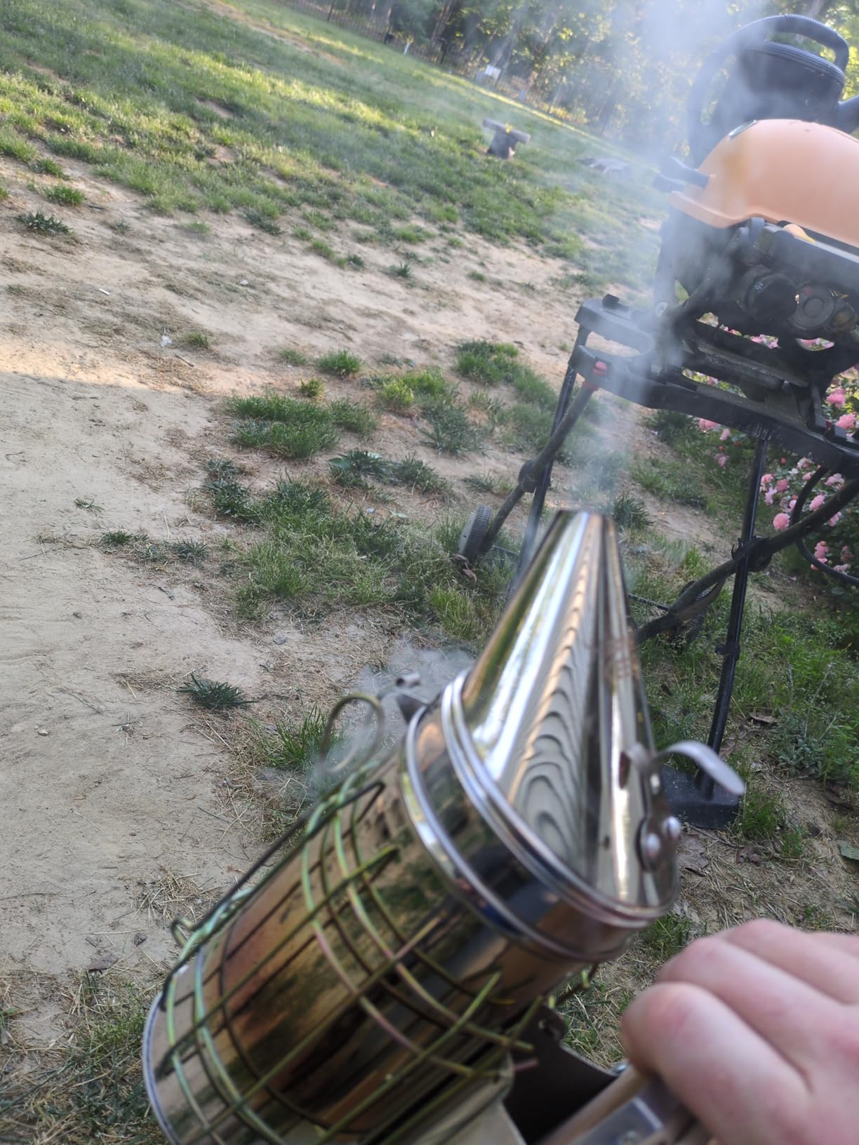 Honey Keeper Bee Hive Smoker Stainless Steel with Heat Shield Beekeeping Beehive Equipment customer photo 1