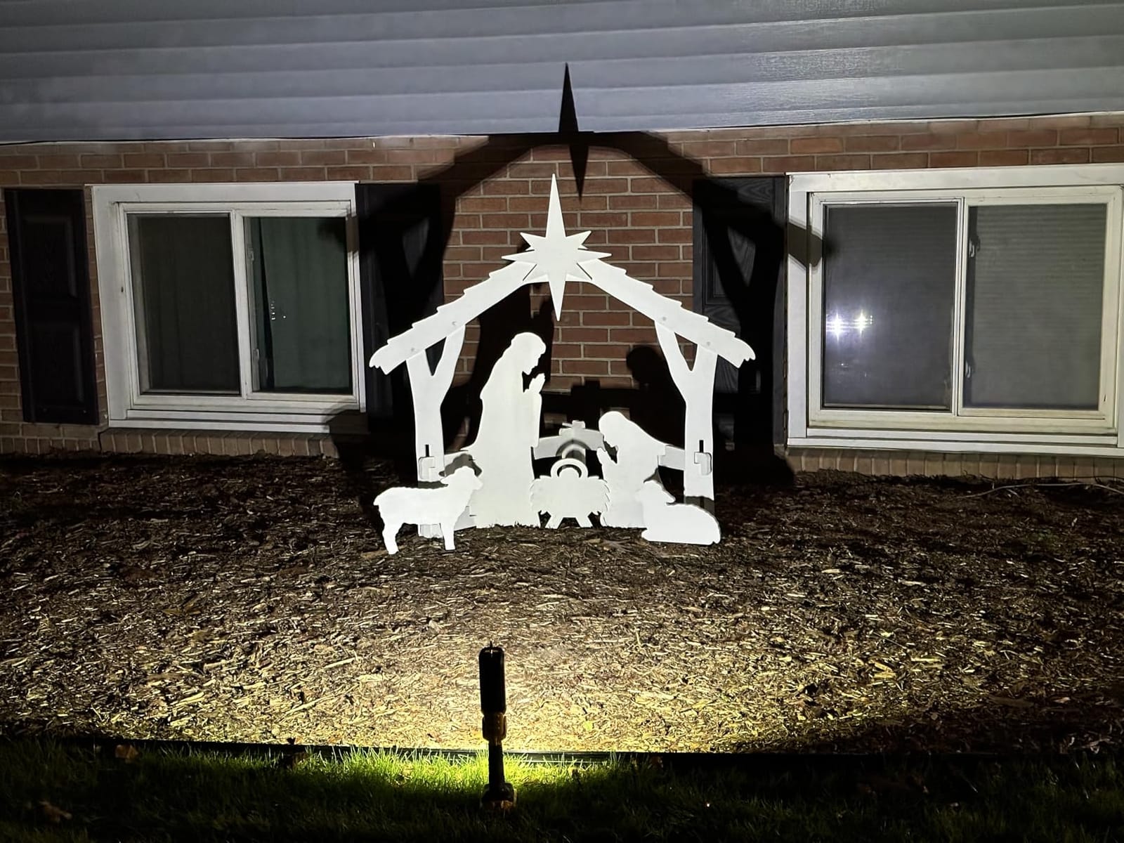 FrontYard Originals All-Weather Outdoor Nativity, Waterproof, Made in USA, Over 4ft Tall, Durable Material, Simple Assembly, Easy Storage, Yard Nativity Set customer photo 1