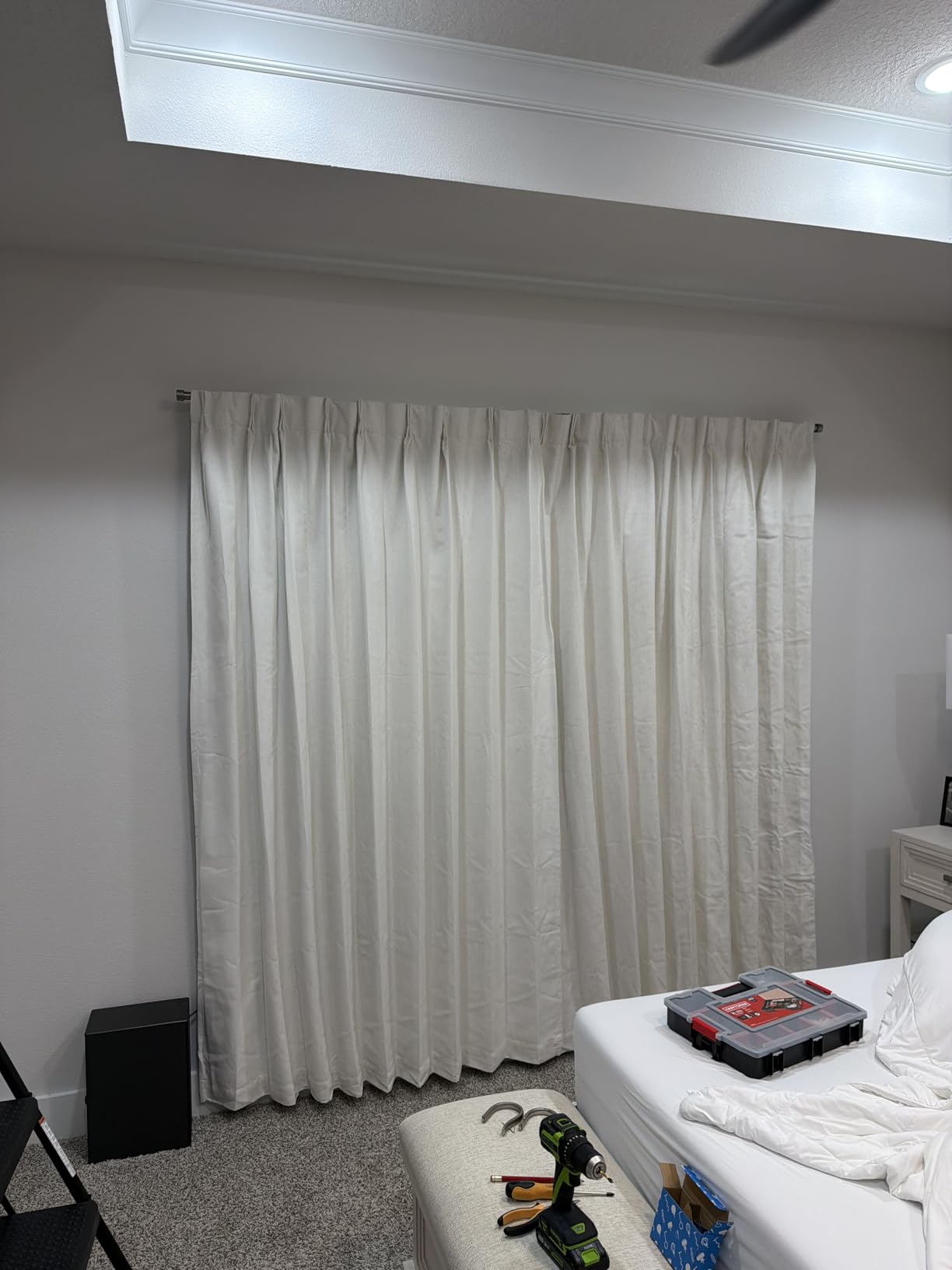 Umbra Cappa Curtain Rod, Includes 2 Matching Finials, Brackets & Hardware, 66 to 120-Inches, Black customer photo 2