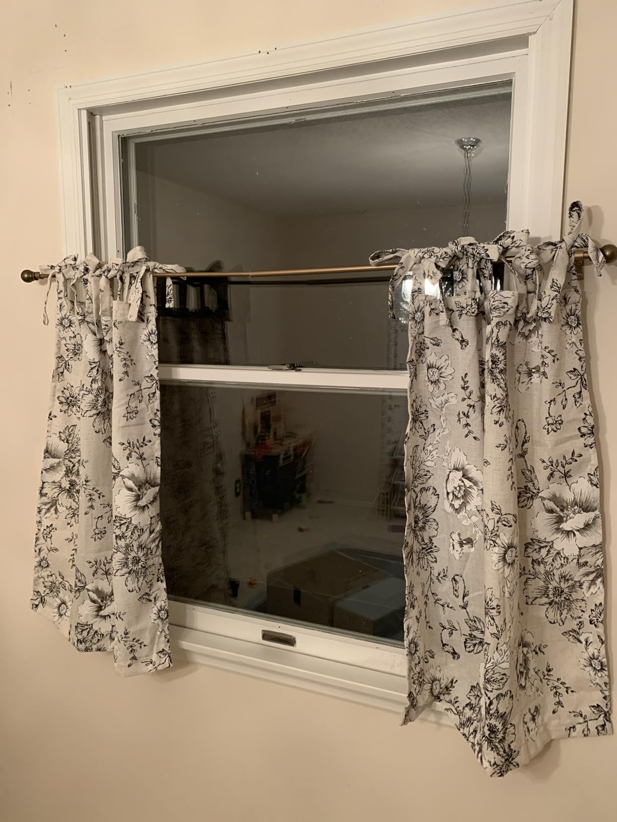 Kenney KN55970 Davenport Ball End Petite Cafe Decorative Window Curtain Rod, 28-48