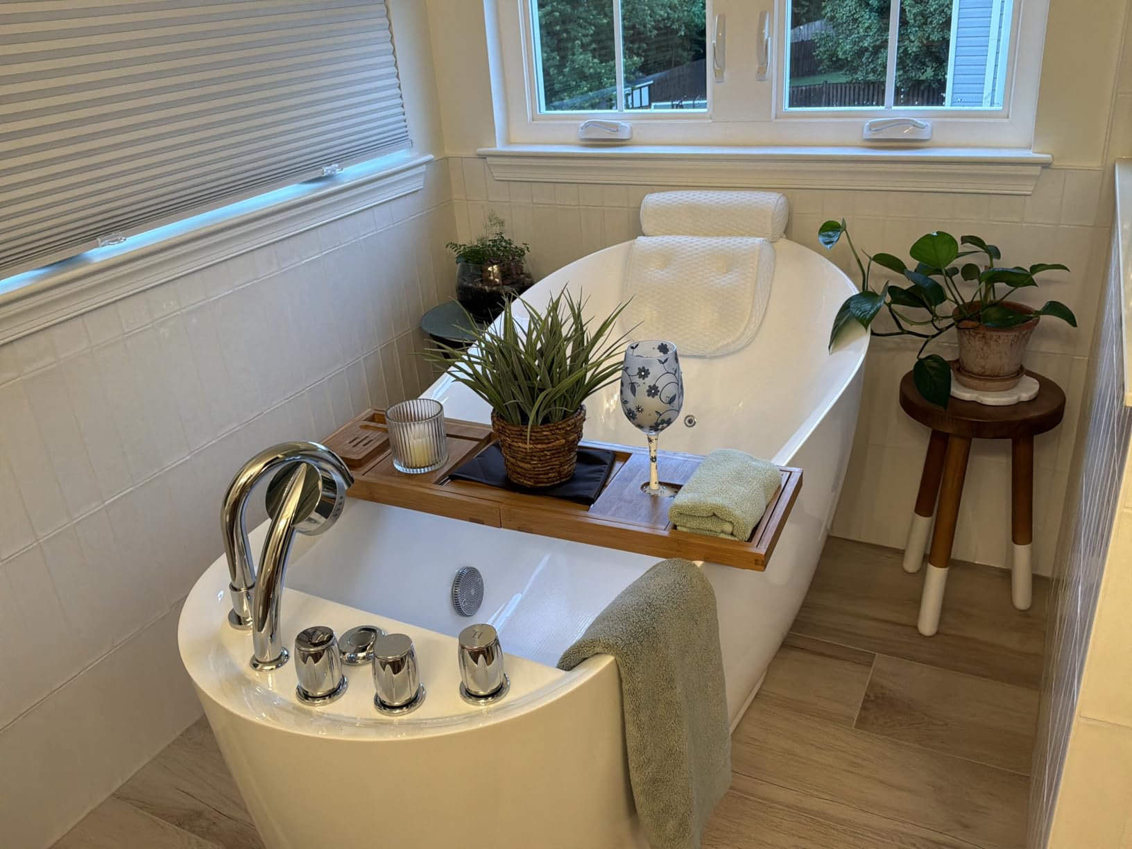 ROYAL CRAFT WOOD Premium Foldable Bathtub Tray Caddy - Wood Bath Tray for Tub, Bamboo Shelf, Expandable Bath Table Trays, Bathtub & Bathroom Accessories for New Home & Mothers, Birthday Gifts for Mom customer photo 1