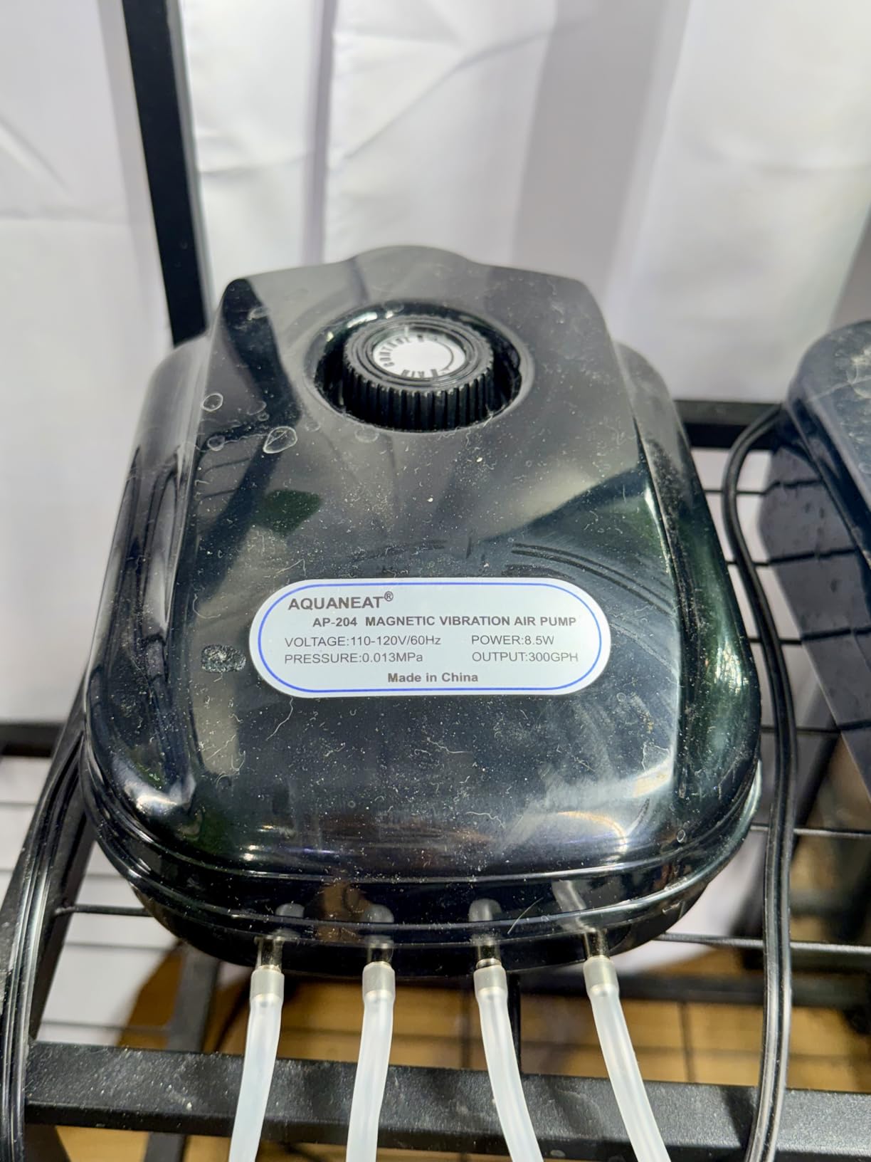Uniclife Aquarium Air Pump Dual Outlet Fish Tank Aerator with Accessories for 5-200 Gallon Tank customer photo 1