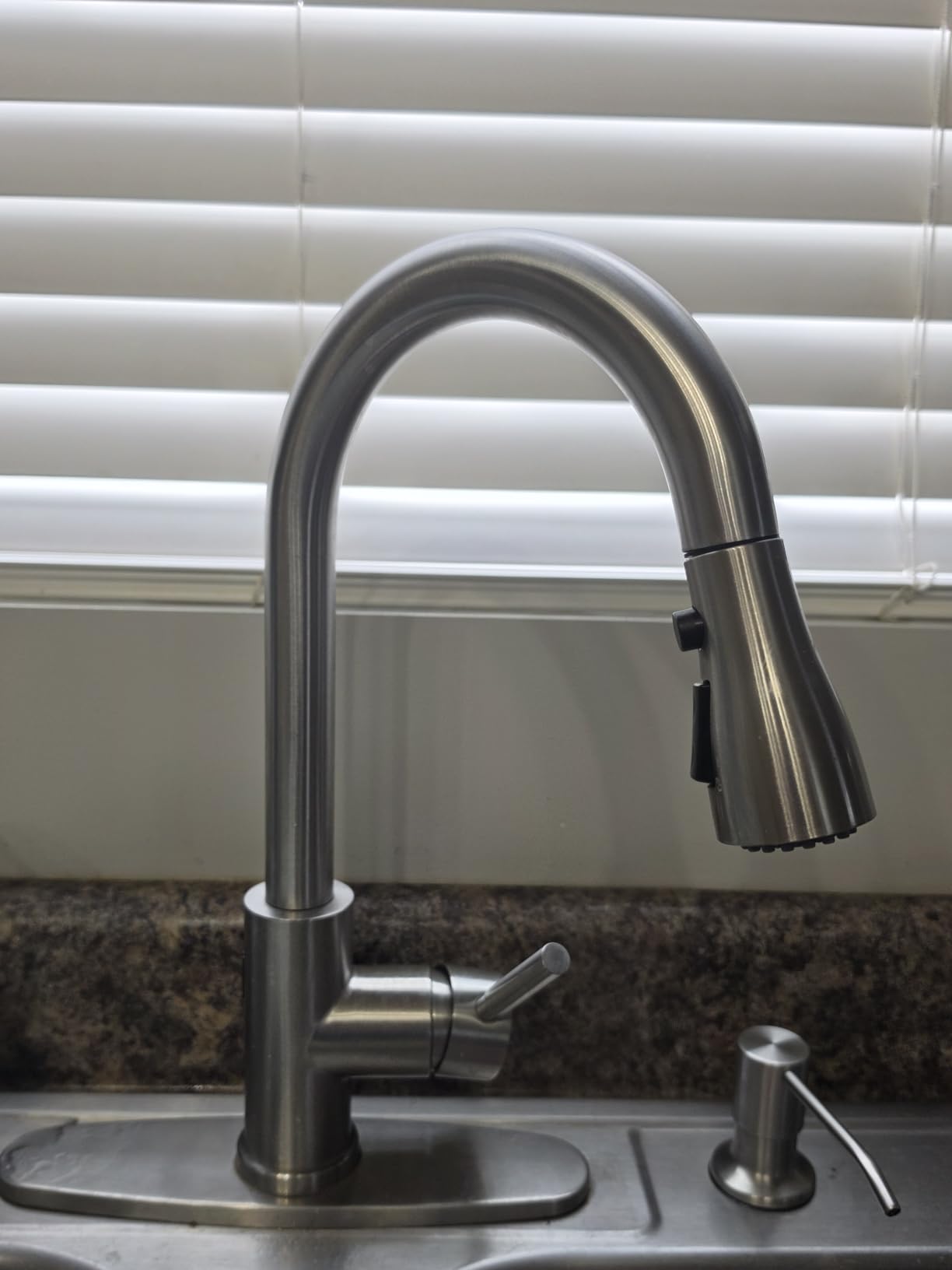 WEWE High-Arc Pull-Down Kitchen Faucet, Brushed Nickel, 3-Mode Sprayer | Soft Silicone Nozzles, Easy to Rub Clean, 360° Swivel, 20-Inch Pull-Down Reach, SUS 304, 1- or 3-Hole Fit, Ceramic Cartridge customer photo 2