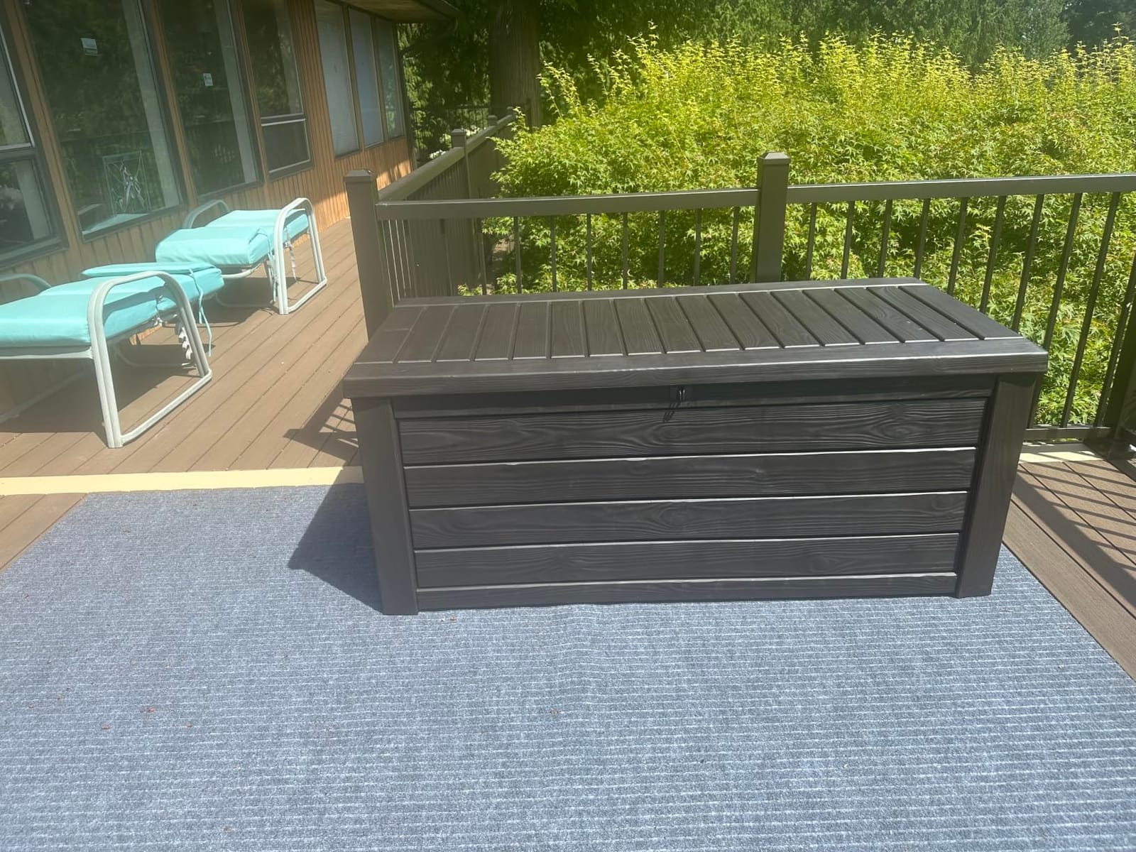 Keter Westwood 150 Gal Outdoor Storage Box for Patio and Pool Accessories | Brown, Resin, Large, Weatherproof, Lockable, Hydraulic Pistons, Easy Assembly, Organization, Patio Cushions Storage customer photo 1