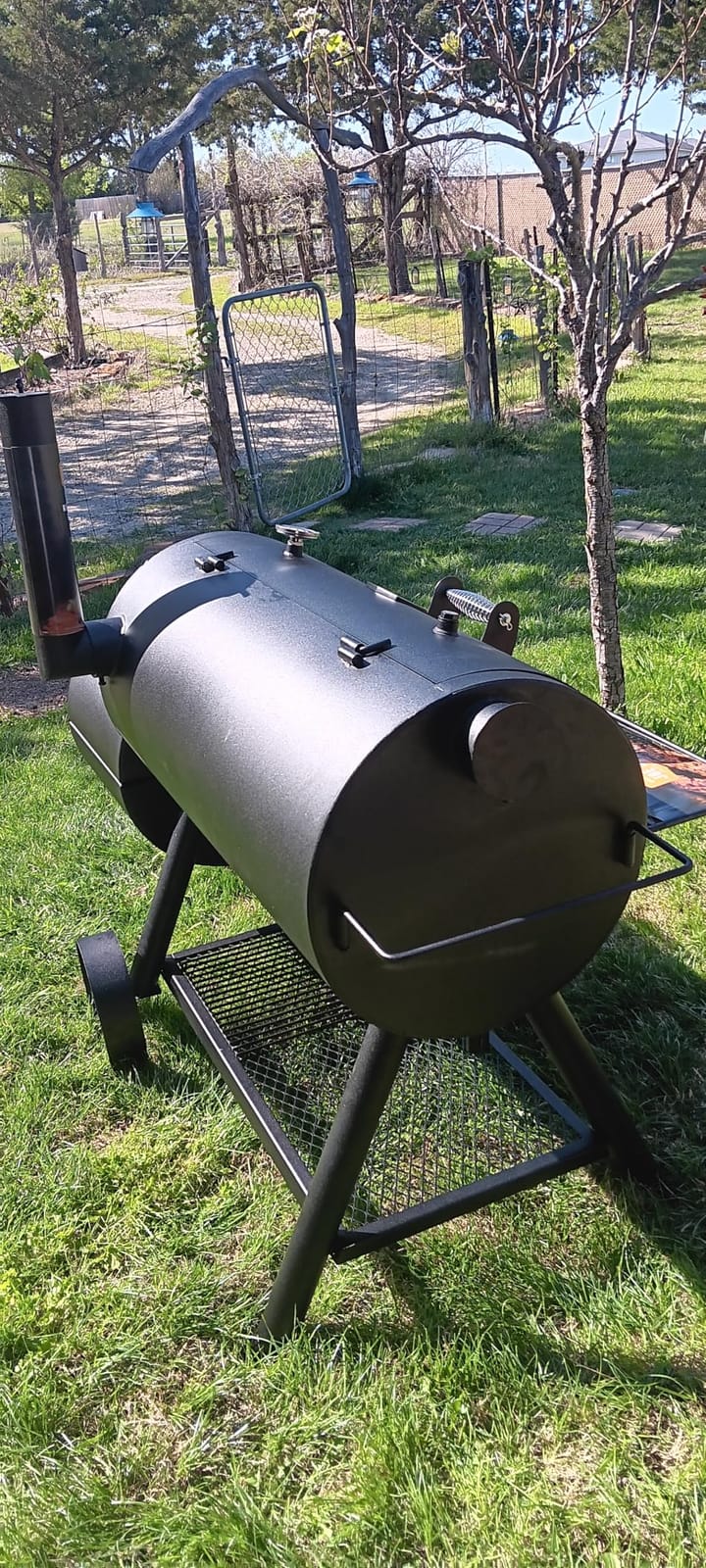 Oklahoma Joe's Longhorn Reverse Flow Offset Charcoal Smoker and Grill, 1060 sq. in. Cooking Area customer photo 1