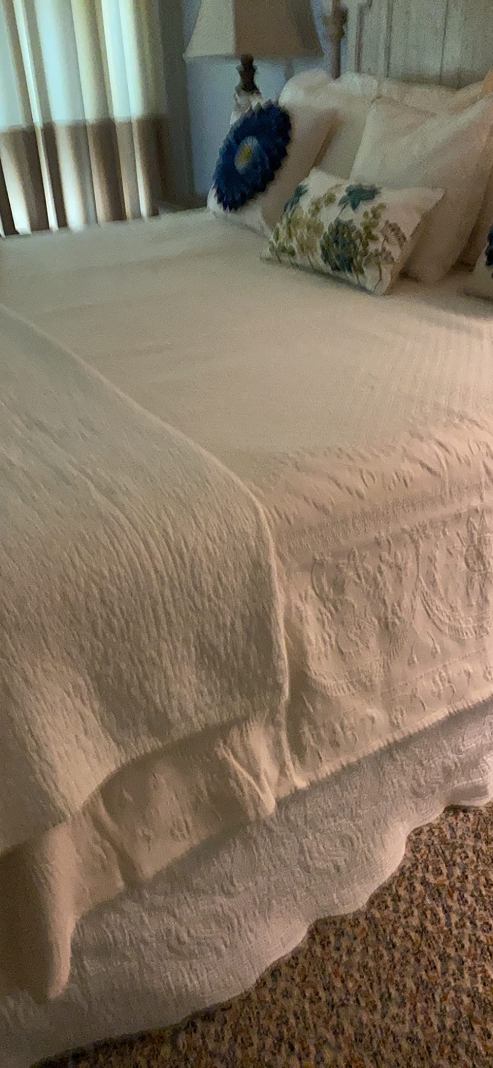 King Charles Modern Farmhouse Floral Matelasse Coverlet, 100% Cotton Breathable Bedding, King/CalKing, Ivory customer photo 2