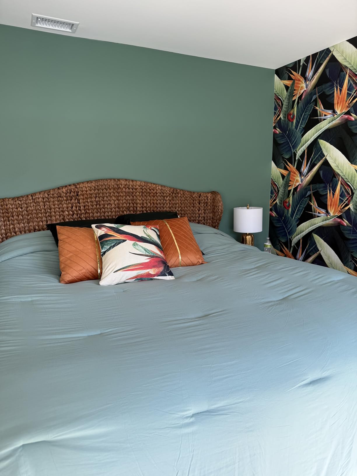 Safavieh Home Collection Nadine Natural Winged Headboard, Queen customer photo 2