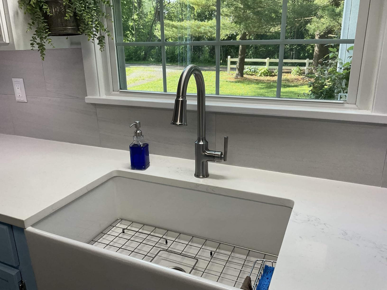 BOCCHI Classico Farmhouse Apron Front Fireclay 30 in. Single Bowl Kitchen Sink with Protective Bottom Grid and Strainer in White customer photo 1