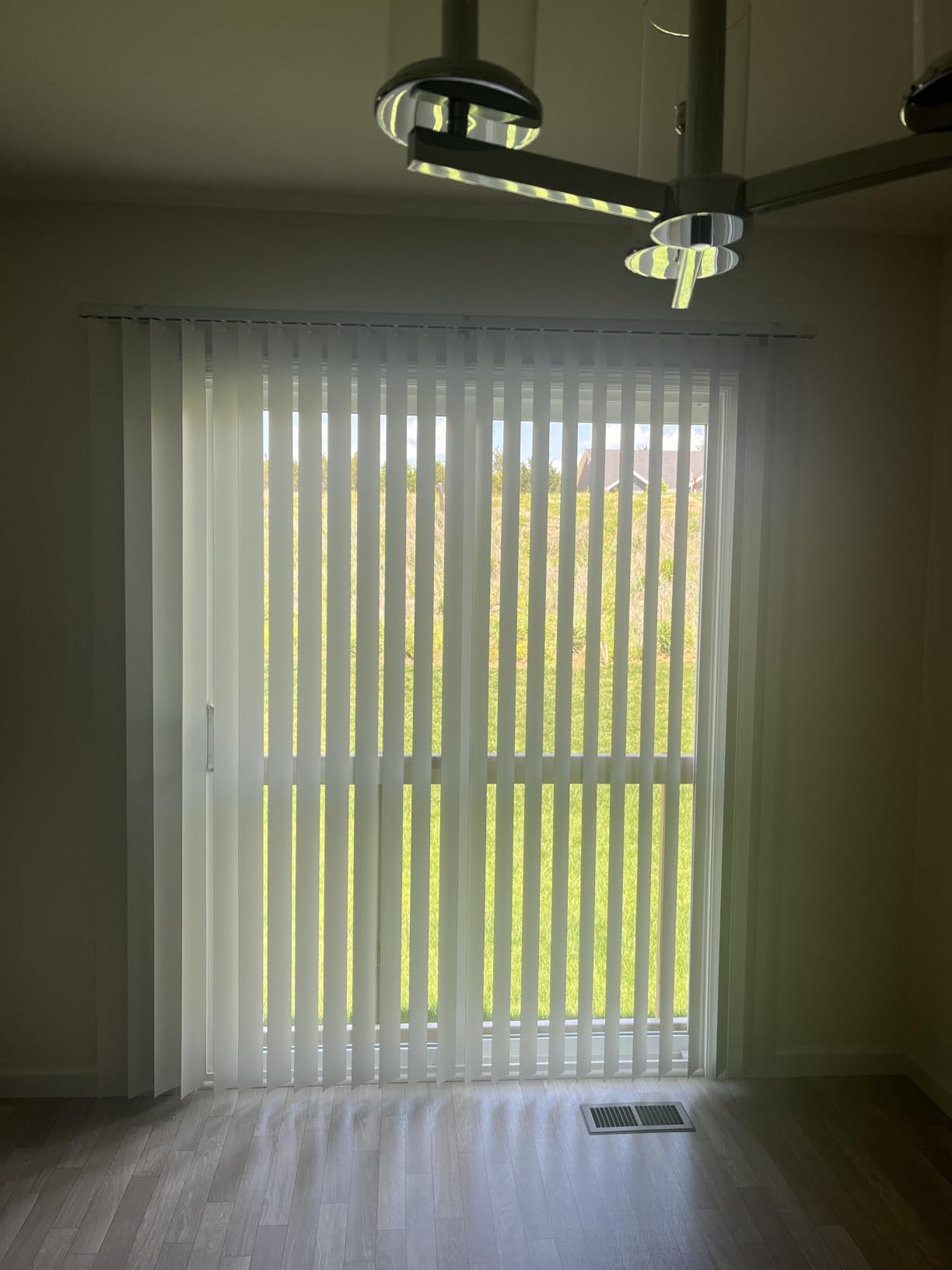 CHICOLOGY Vertical Blinds for Sliding Glass Doors & Patio Doors, Oxford White (Vinyl), 3.5