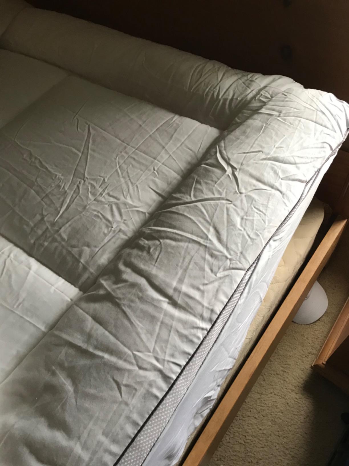 ViscoSoft 4 Inch Pillow Top Memory Foam Mattress Topper Twin XL - Cooling CertiPur-US Certified - Extra Long Hybrid Lux Dual Layer Mattress Pad - Perfect for College Dorms customer photo 2