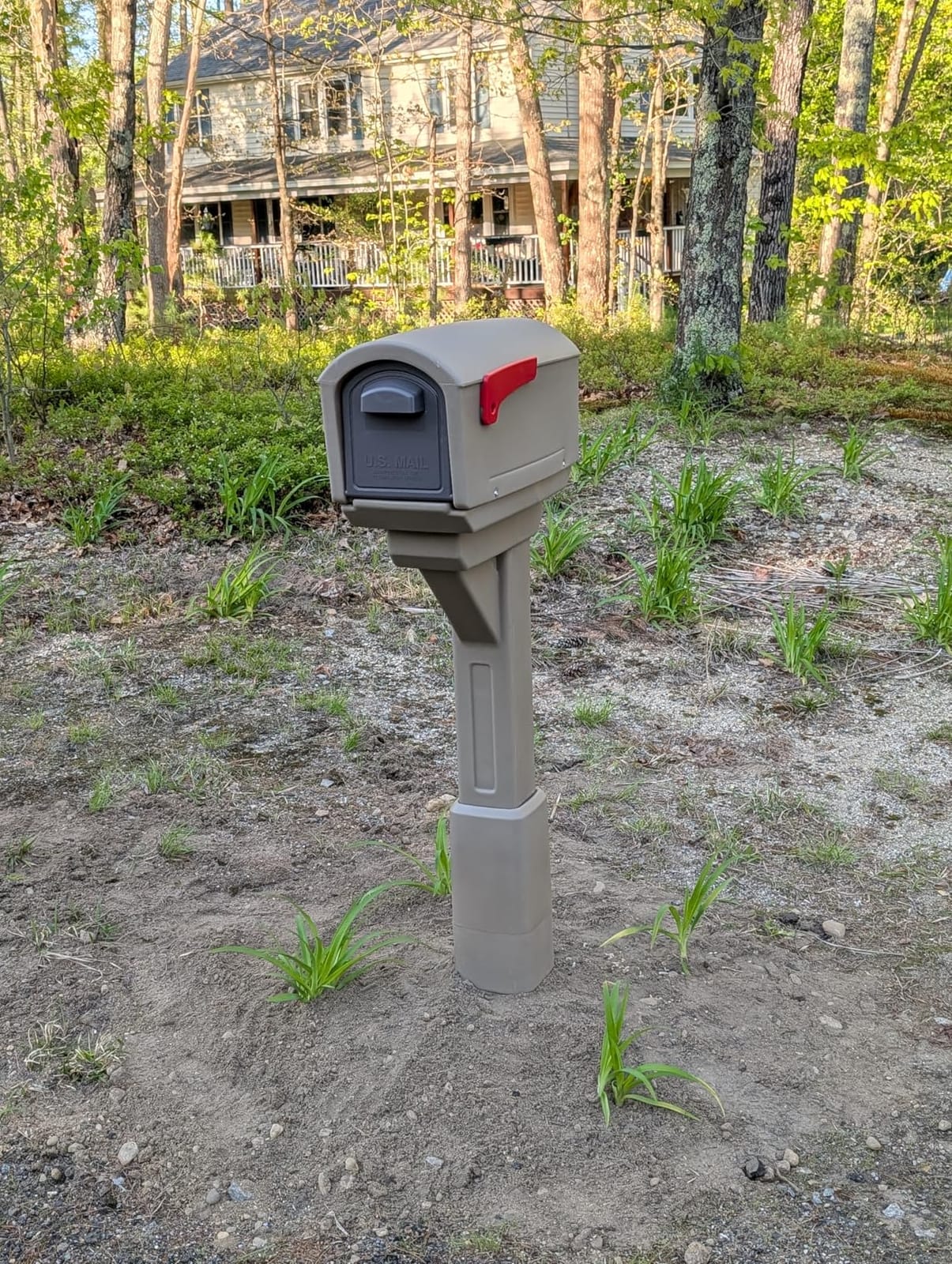 Step2 MailMaster Express Mailbox & Post, Weather Resistant, Large Outdoor Mailboxes, Mocha customer photo 1