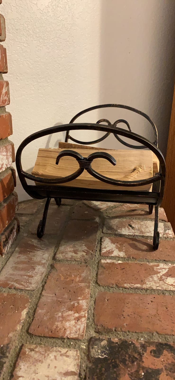 Rocky Mountain Goods Decorative Indoor Log Rack - Heavy duty iron with Antique bronze finish - Perfect size for indoor use - Pre assembled - Decorative log holder design and finish customer photo 2