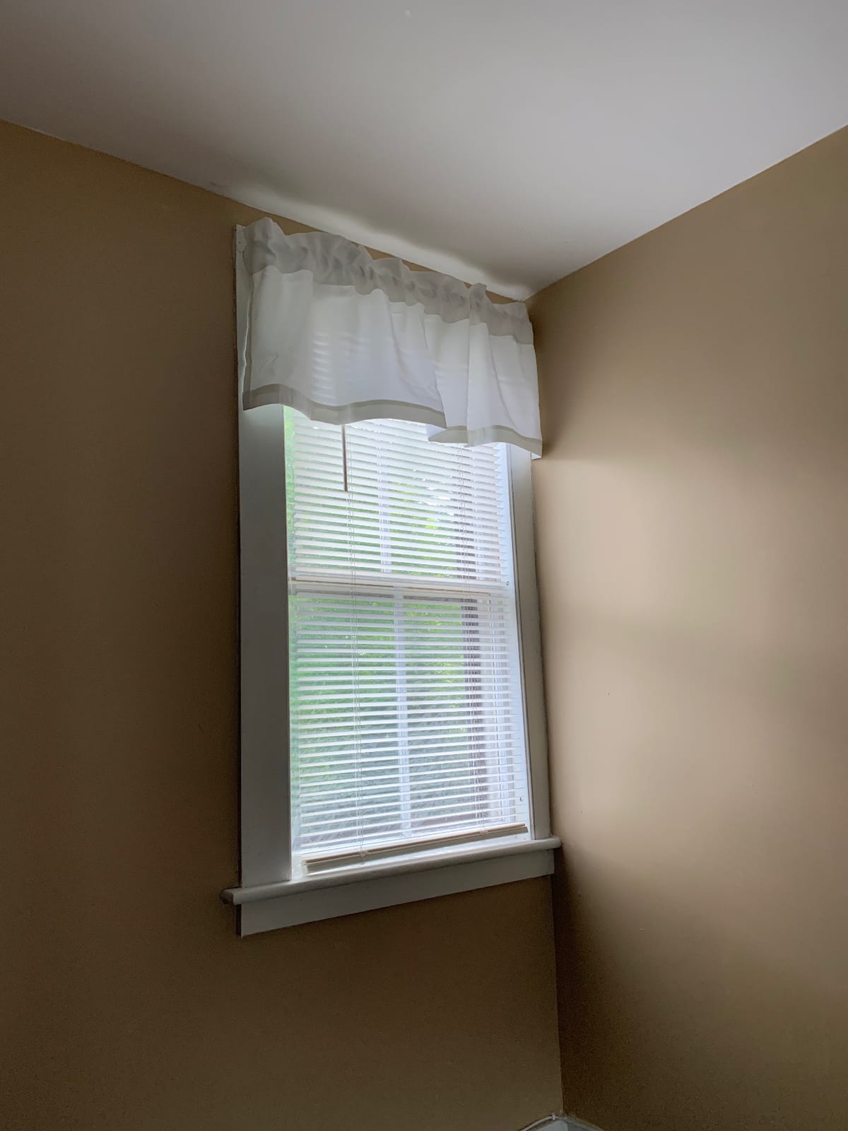 H.VERSAILTEX 2 Panels White Valance for Windows, Natural Blackout Curtains Valances for Small Windows/Living Room/Bedroom/Bathroom Rod Pocket 52