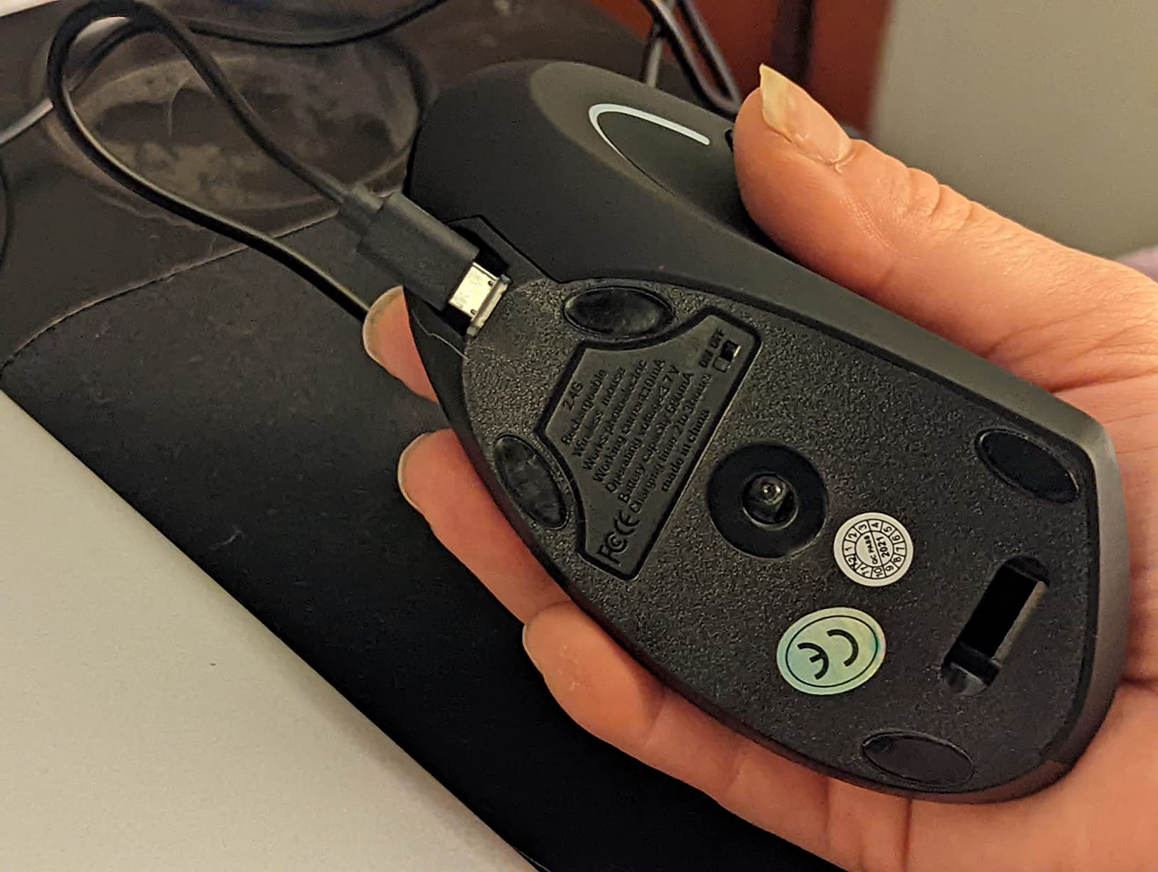 Lekvey Ergonomic Mouse, Rechargeable Vertical Wireless Mouse, Comfort Grip | Long Battery Life, USB-C Charging, Quiet Click, Carpal Tunnel Support, 2.4G Wireless, 3DPI 800/1200/1600, for Laptop, Mac, PC customer photo 1