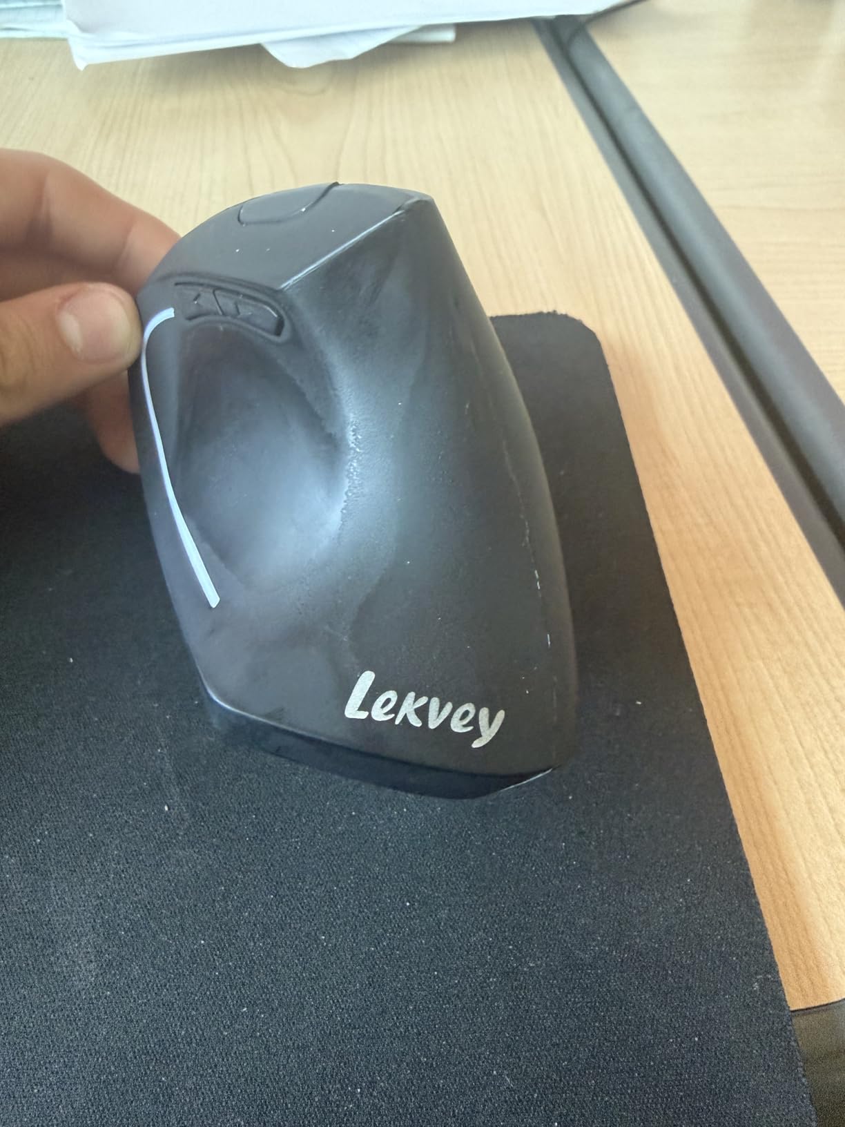 Lekvey Ergonomic Mouse, Rechargeable Vertical Wireless Mouse, Comfort Grip | Long Battery Life, USB-C Charging, Quiet Click, Carpal Tunnel Support, 2.4G Wireless, 3DPI 800/1200/1600, for Laptop, Mac, PC customer photo 2