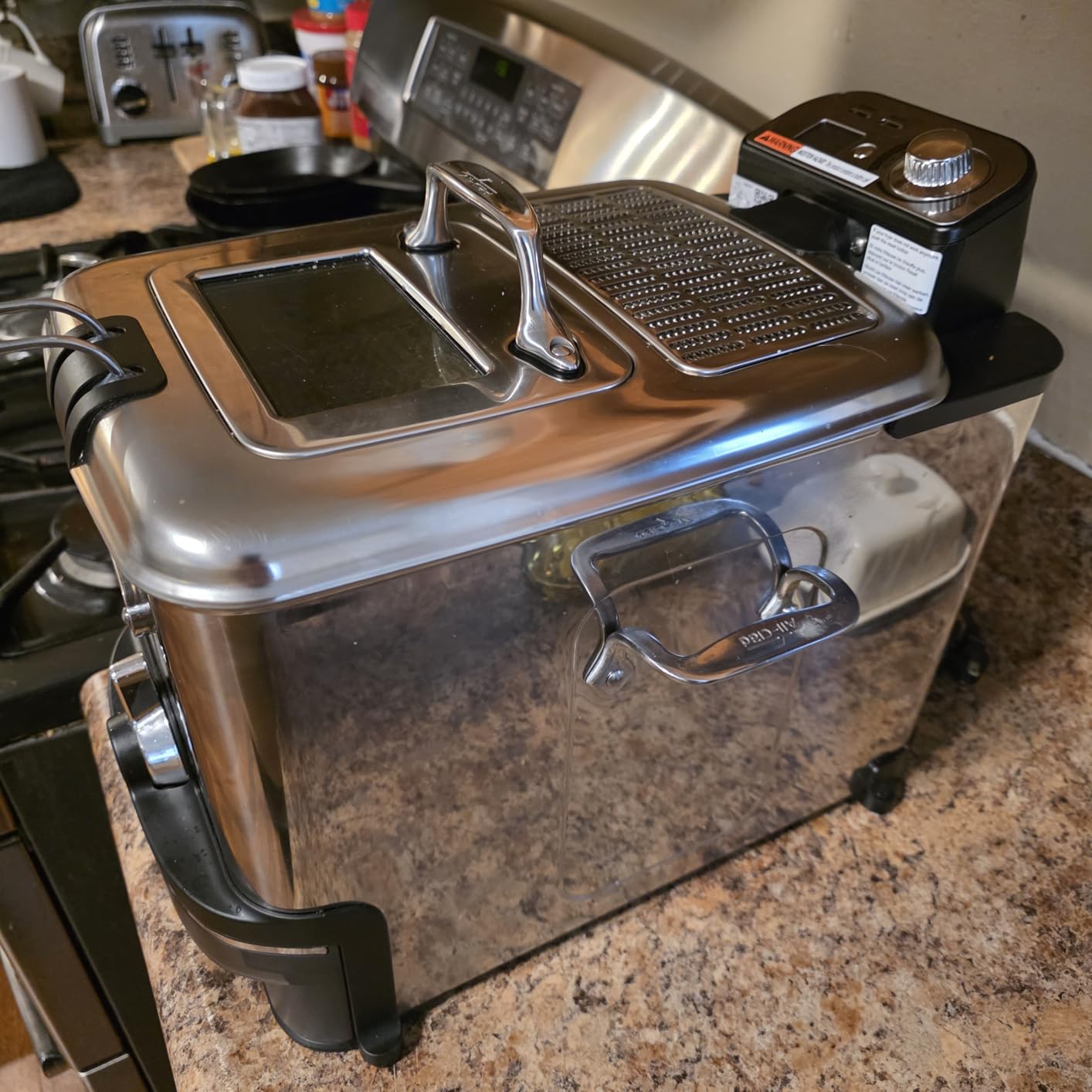 All-Clad Electric Deep Fryer with Basket and Lid, Stainless Steel Deep Fryer for Home Use, 1700W, Dishwasher Safe customer photo 2