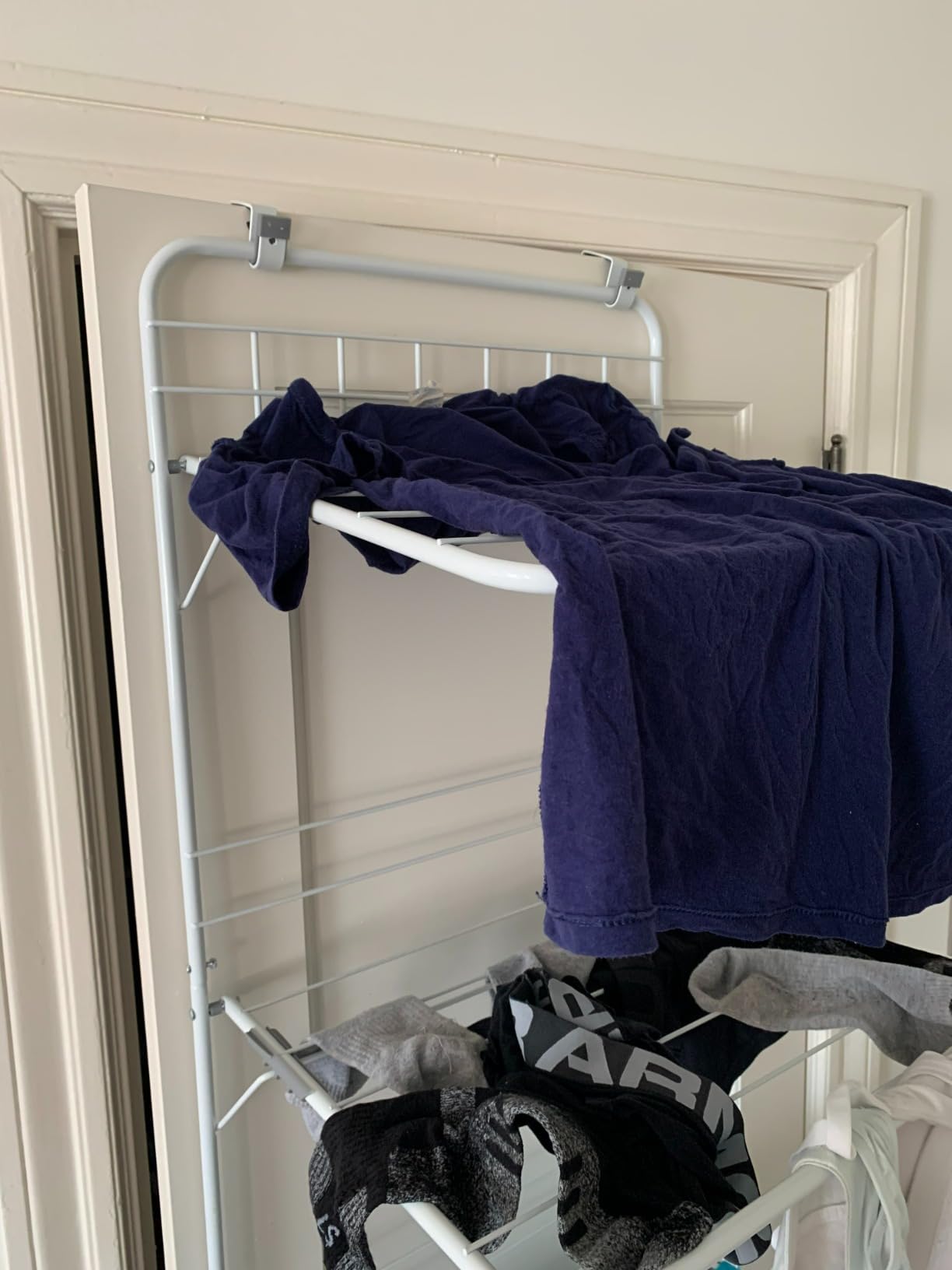 Wenko 63010100 Over The Door Laundry Dryer - Clothes Stand for Hanging up, Powder-Coated Metal, 51 x 142 x 41 cm, White customer photo 2