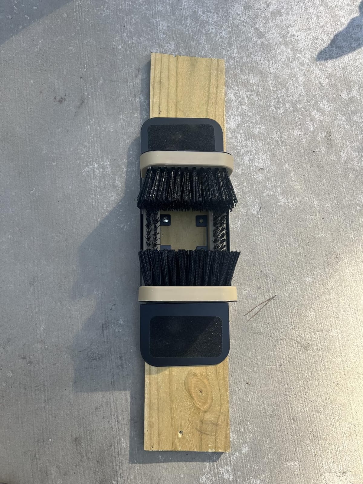 Umien Boot Scraper Outdoor Shoe Brush with Flaps, for Mud, Dirt & Snow customer photo 1