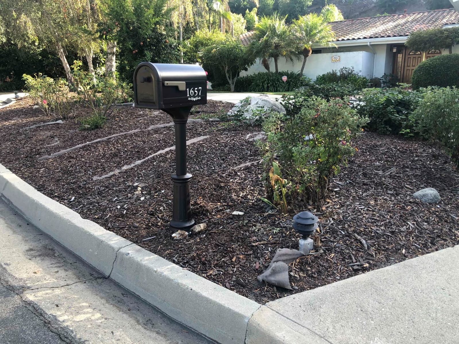 Architectural Mailboxes Roxbury Mailbox with Post, Rubbed Bronze, Large customer photo 2