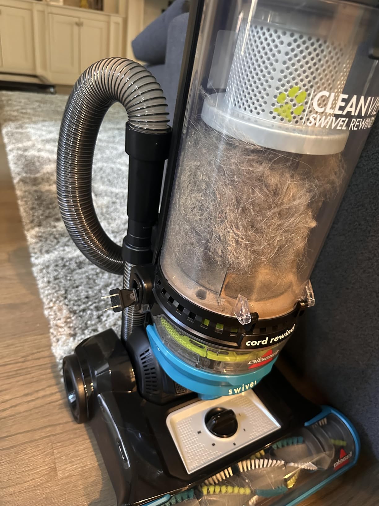 Bissell 2254 CleanView Swivel Rewind Pet Upright Bagless Vacuum, Automatic Cord Rewind, Swivel Steering, Powerful Pet Hair Pickup, Specialized Pet Tools, Large Capacity Dirt Tank, Teal customer photo 2