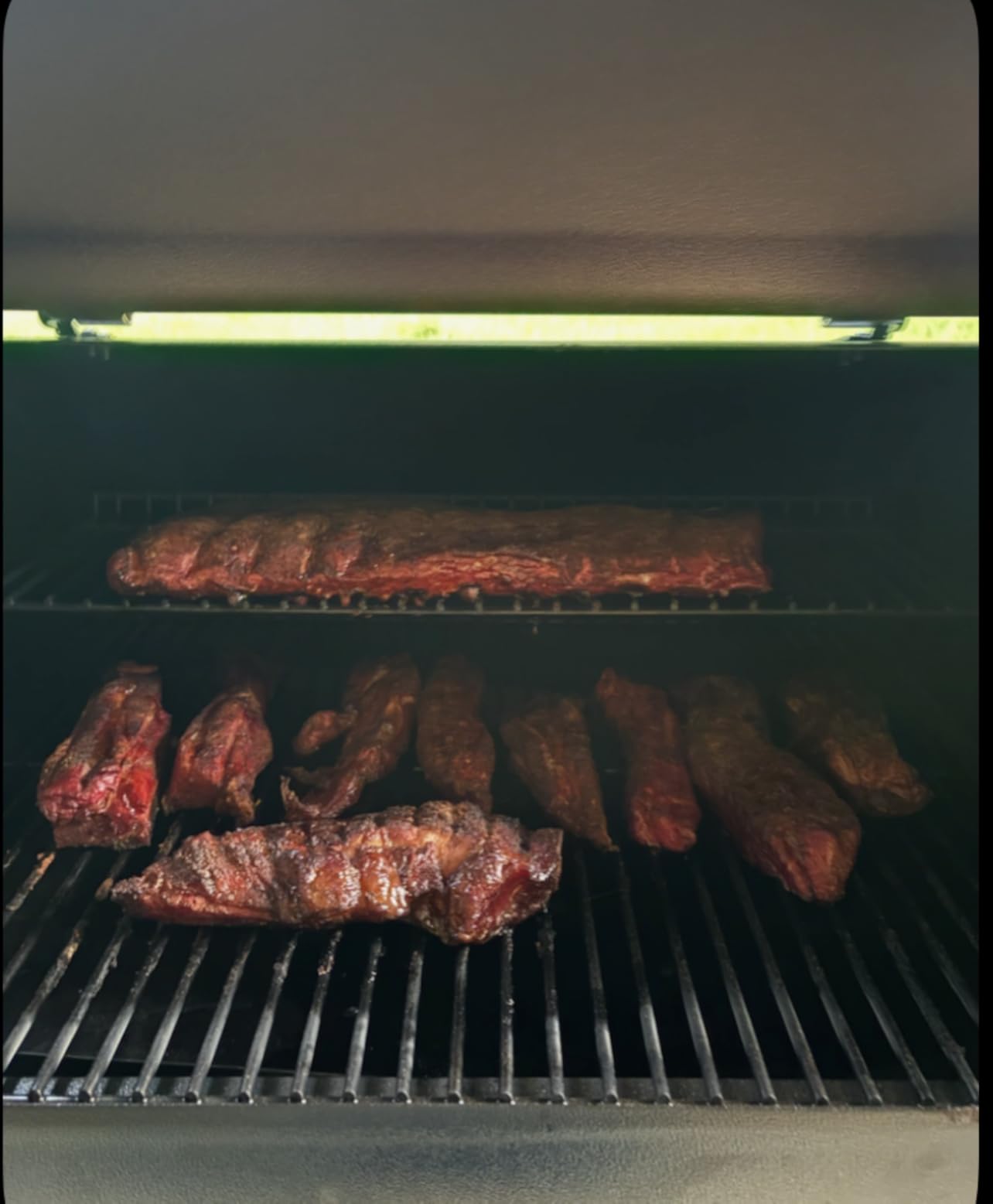 Traeger Pro 22 Wood Pellet Grill & Smoker, 572 Sq In | 6-in-1 BBQ versatility, meat probe, 450°F max, 18 lb hopper - grill, smoke, bake, roast, braise & BBQ customer photo 2