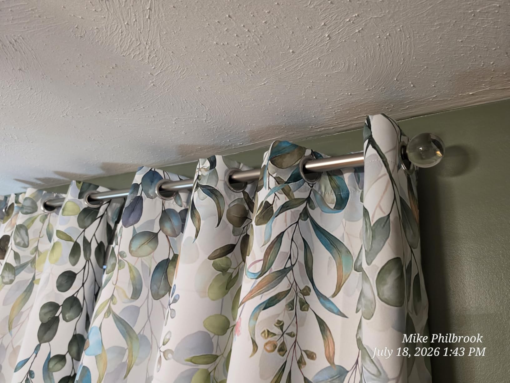 Ivilon Drapery Treatment Window Curtain Rod - Acrylic Ball 1 inch Pole. 28 to 48 Inch. Warm Gold customer photo 1