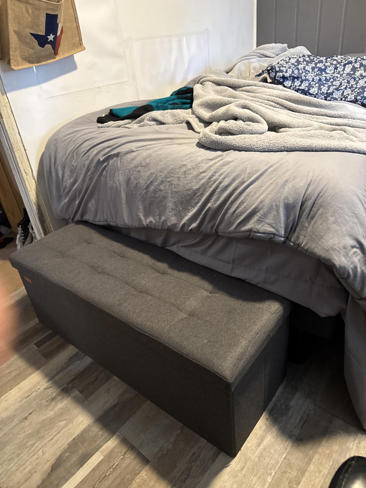 SONGMICS 43.3 Inches Folding Storage Ottoman Bench, Load 660 lb | Ottoman Foot Rest, Storage Chest, for Living Room, Entryway, Slate Gray and Ink Black, MINOTA Collection ULSF77K customer photo 2